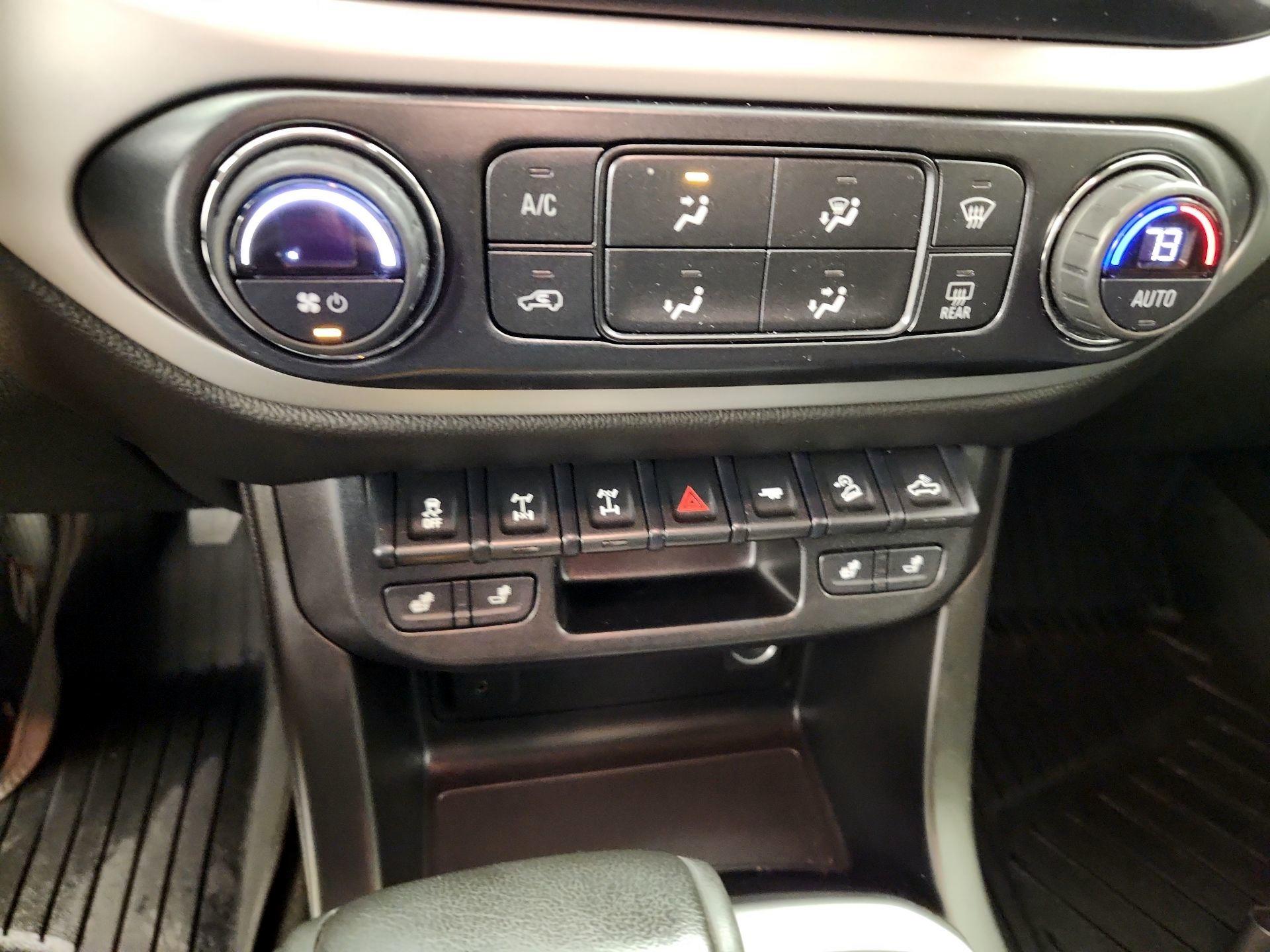 Thumbnail: 2018 Chevrolet Colorado - 16