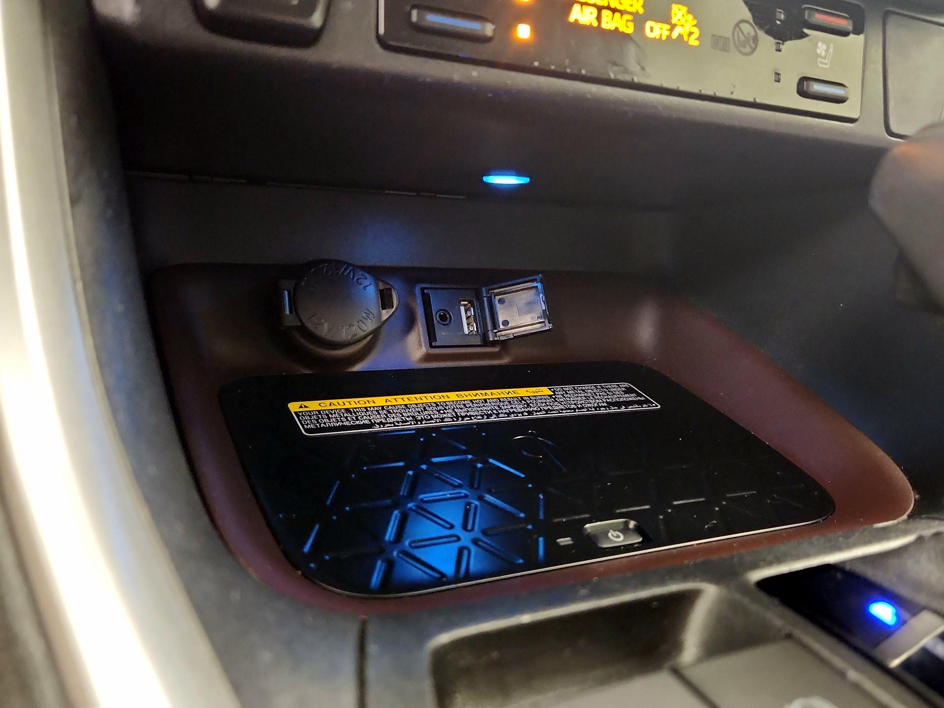 Thumbnail: 2019 Toyota RAV4 - 19