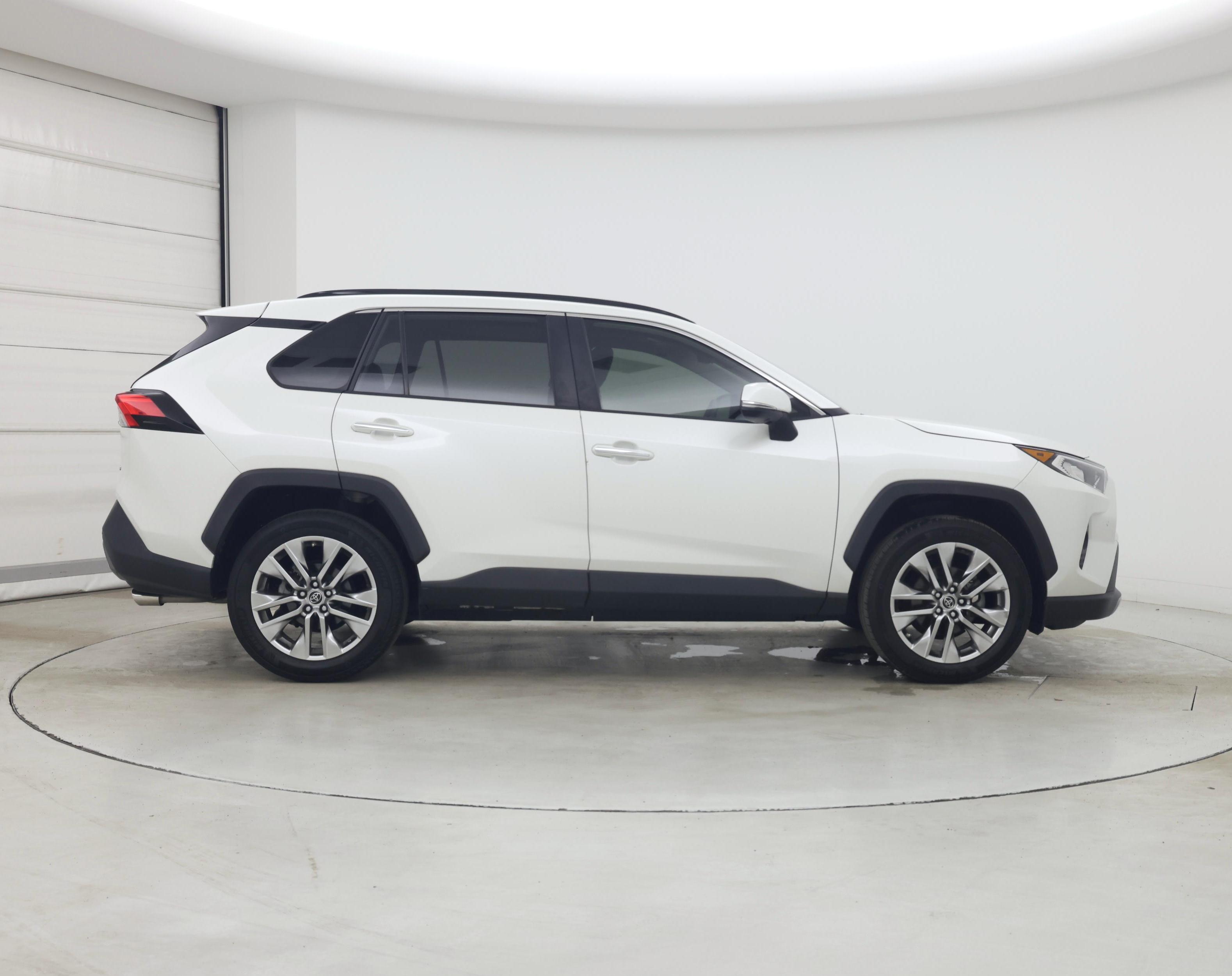 Thumbnail: 2019 Toyota RAV4 - 7