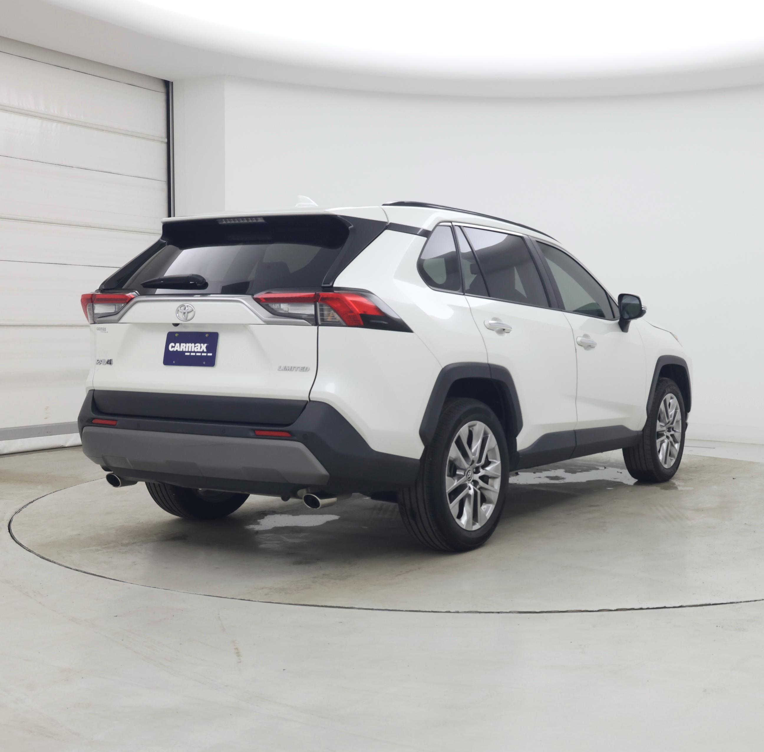 Thumbnail: 2019 Toyota RAV4 - 8