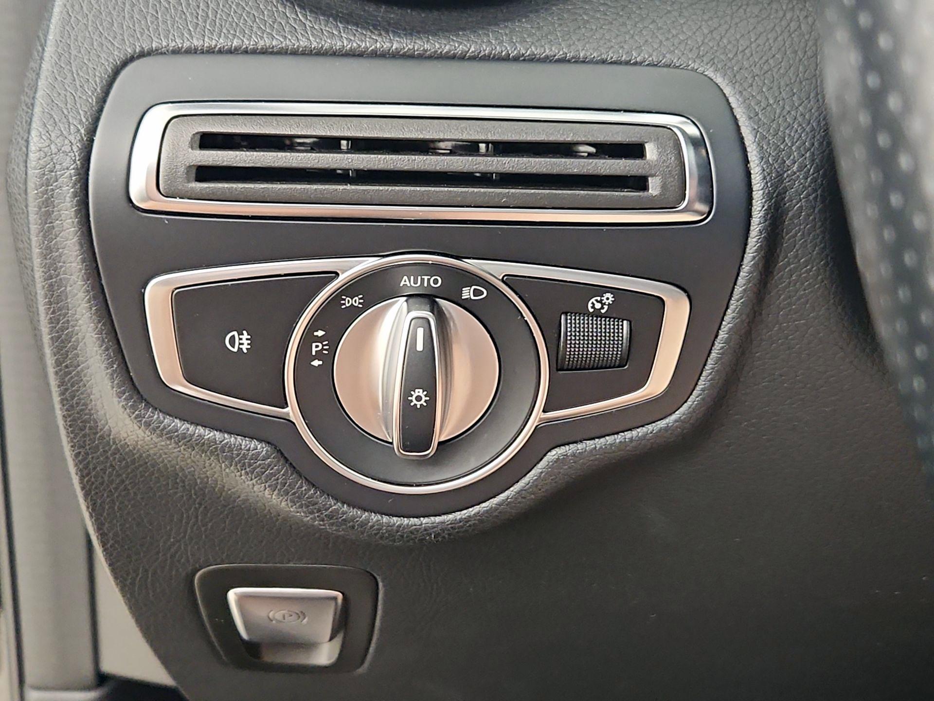 Thumbnail: 2018 Mercedes-Benz GLC - 11