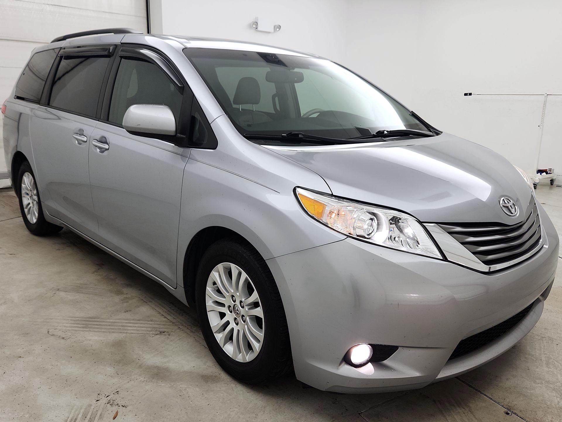 Thumbnail: 2014 Toyota Sienna - 1
