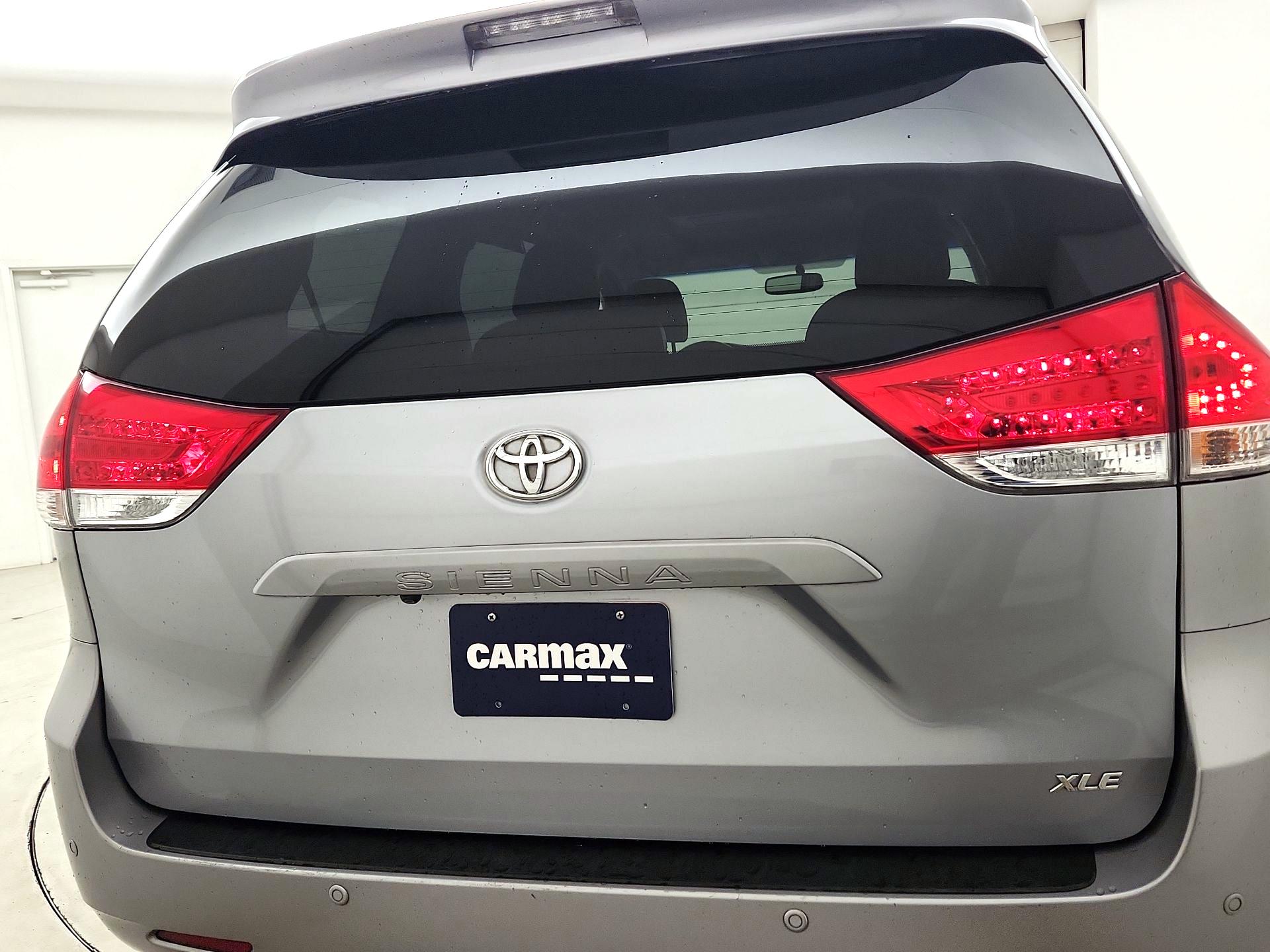 Thumbnail: 2014 Toyota Sienna - 5