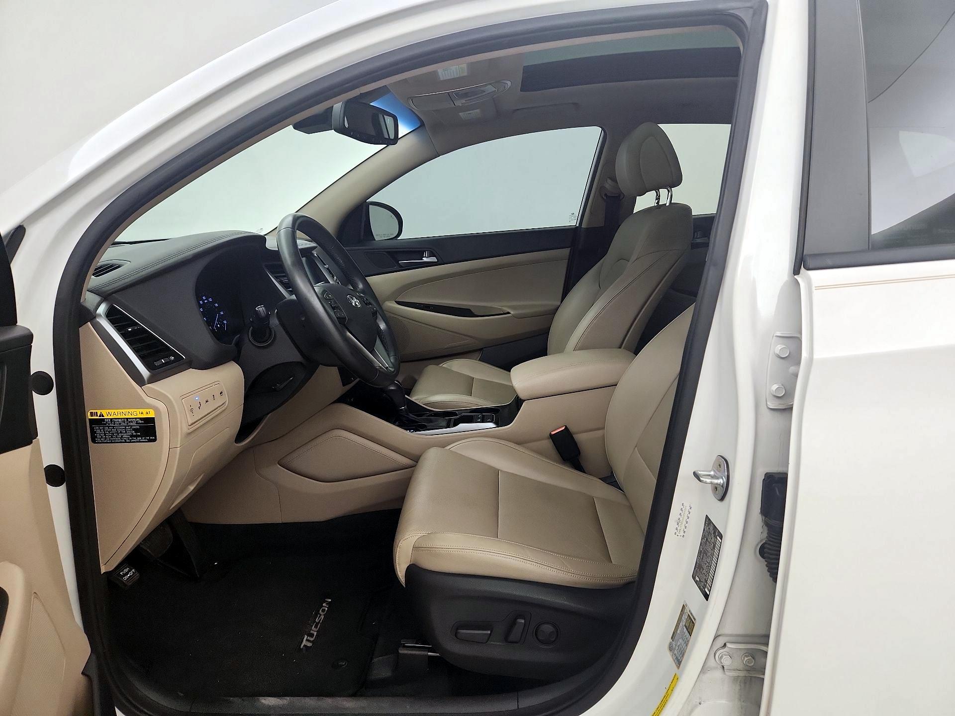 Thumbnail: 2016 Hyundai Tucson - 11