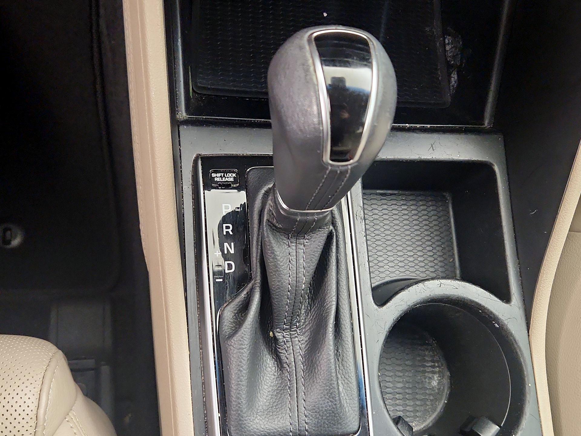 Thumbnail: 2016 Hyundai Tucson - 18