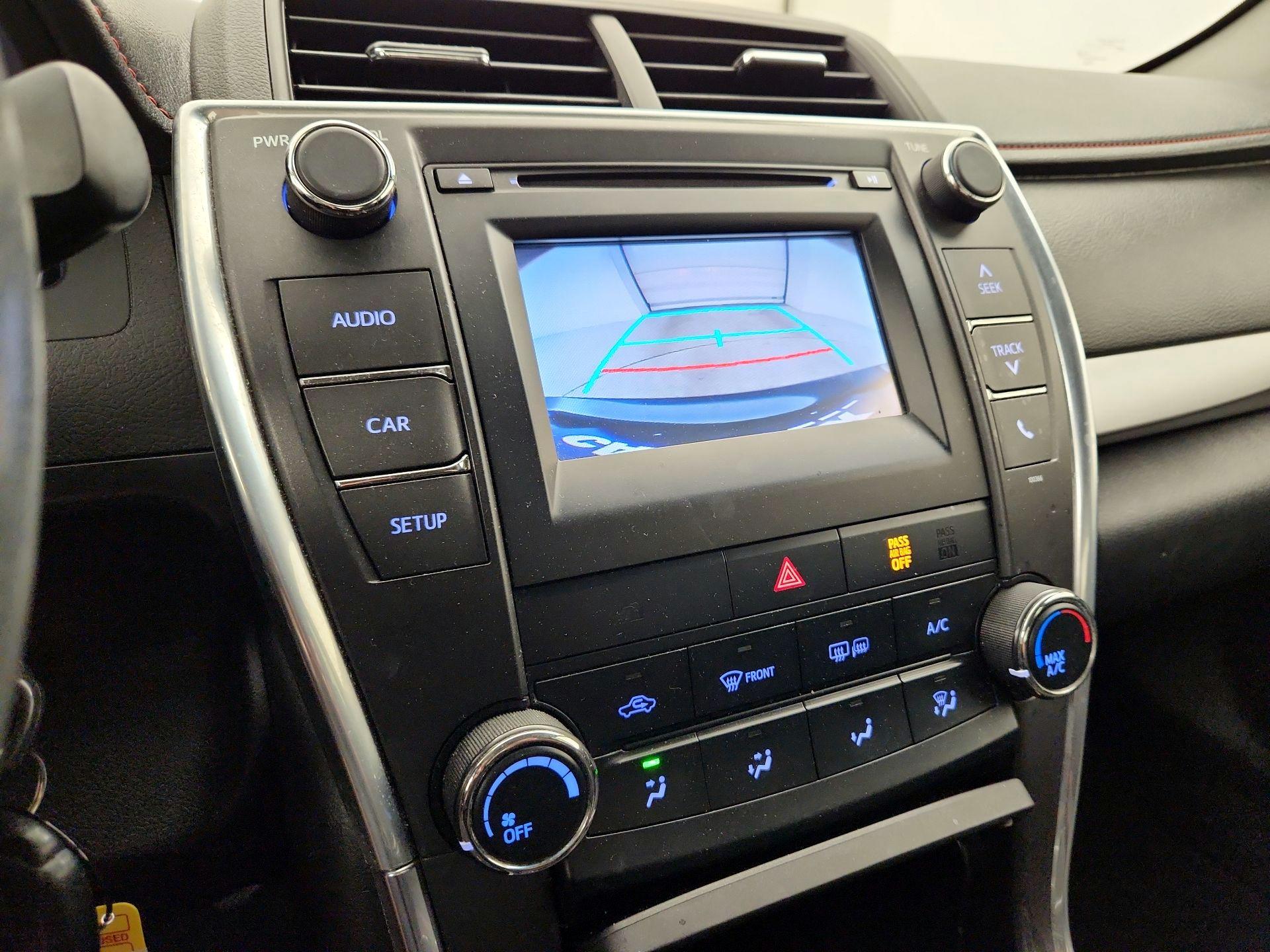 Thumbnail: 2015 Toyota Camry - 12