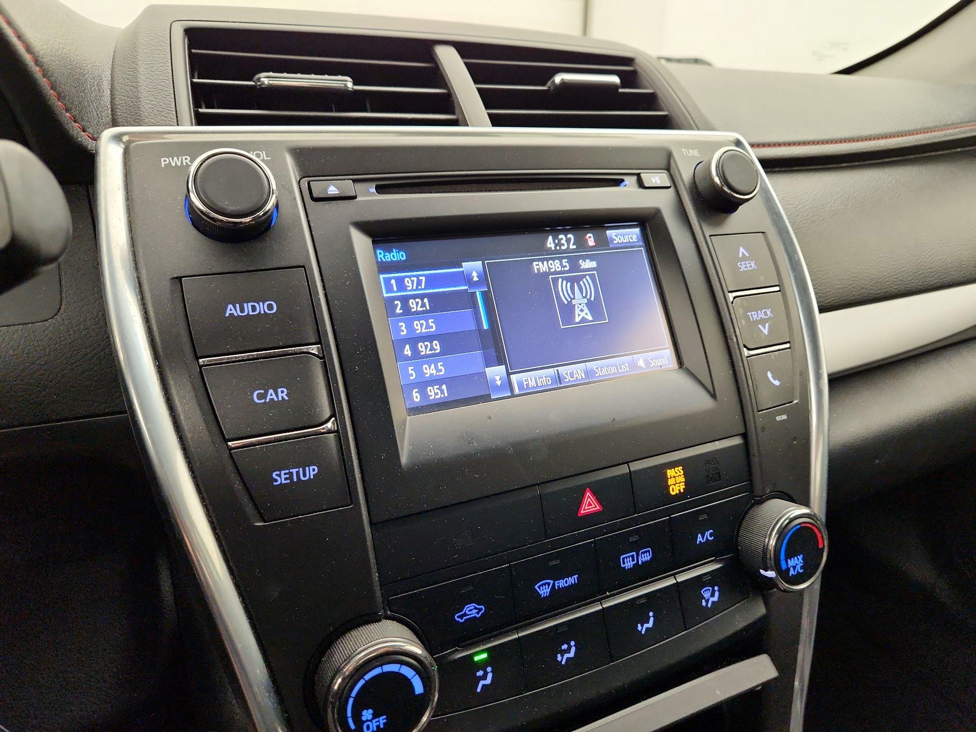 Thumbnail: 2015 Toyota Camry - 13