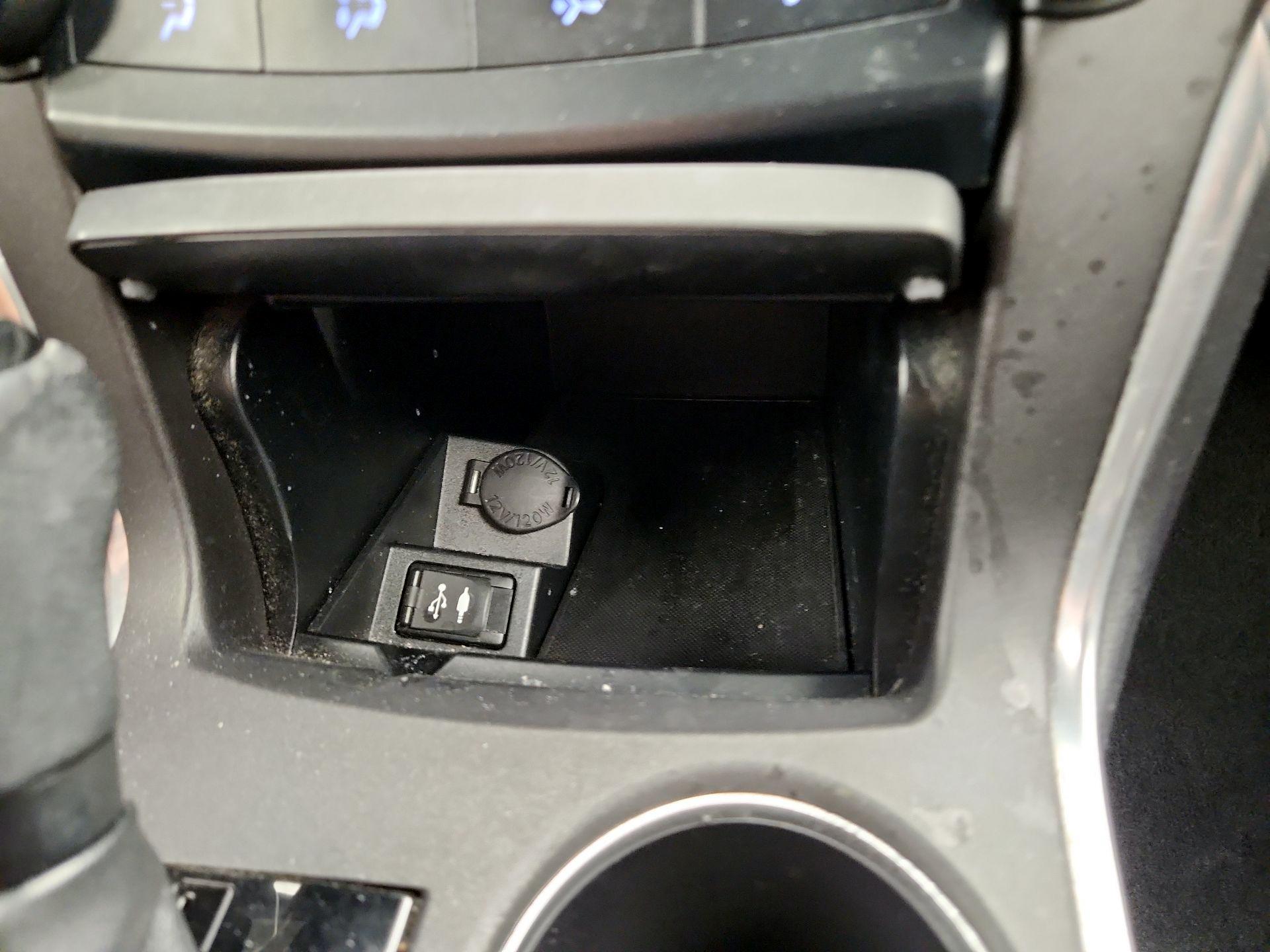 Thumbnail: 2015 Toyota Camry - 16