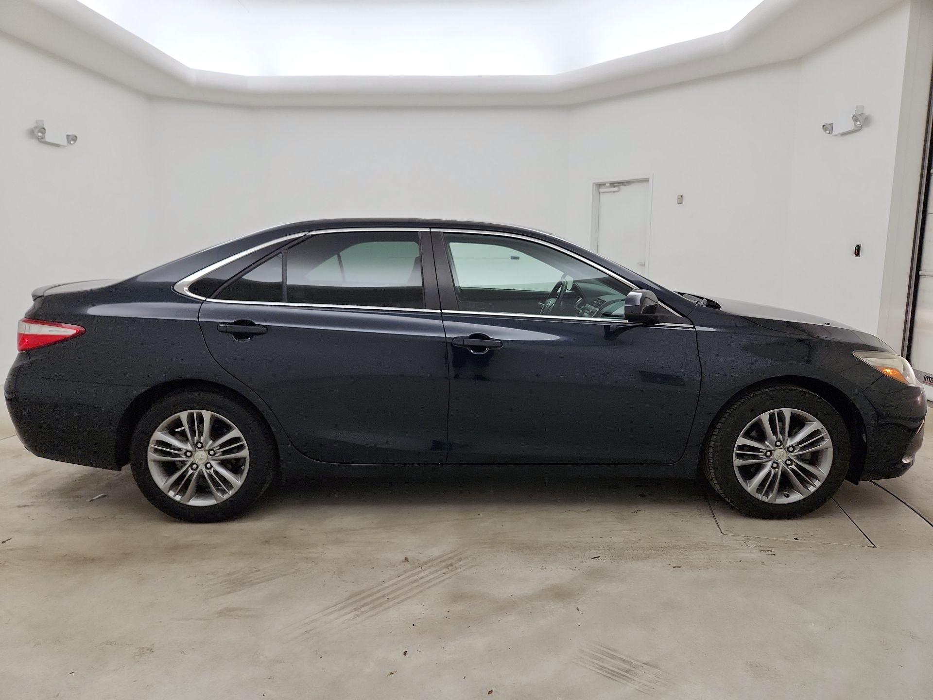 Thumbnail: 2015 Toyota Camry - 4