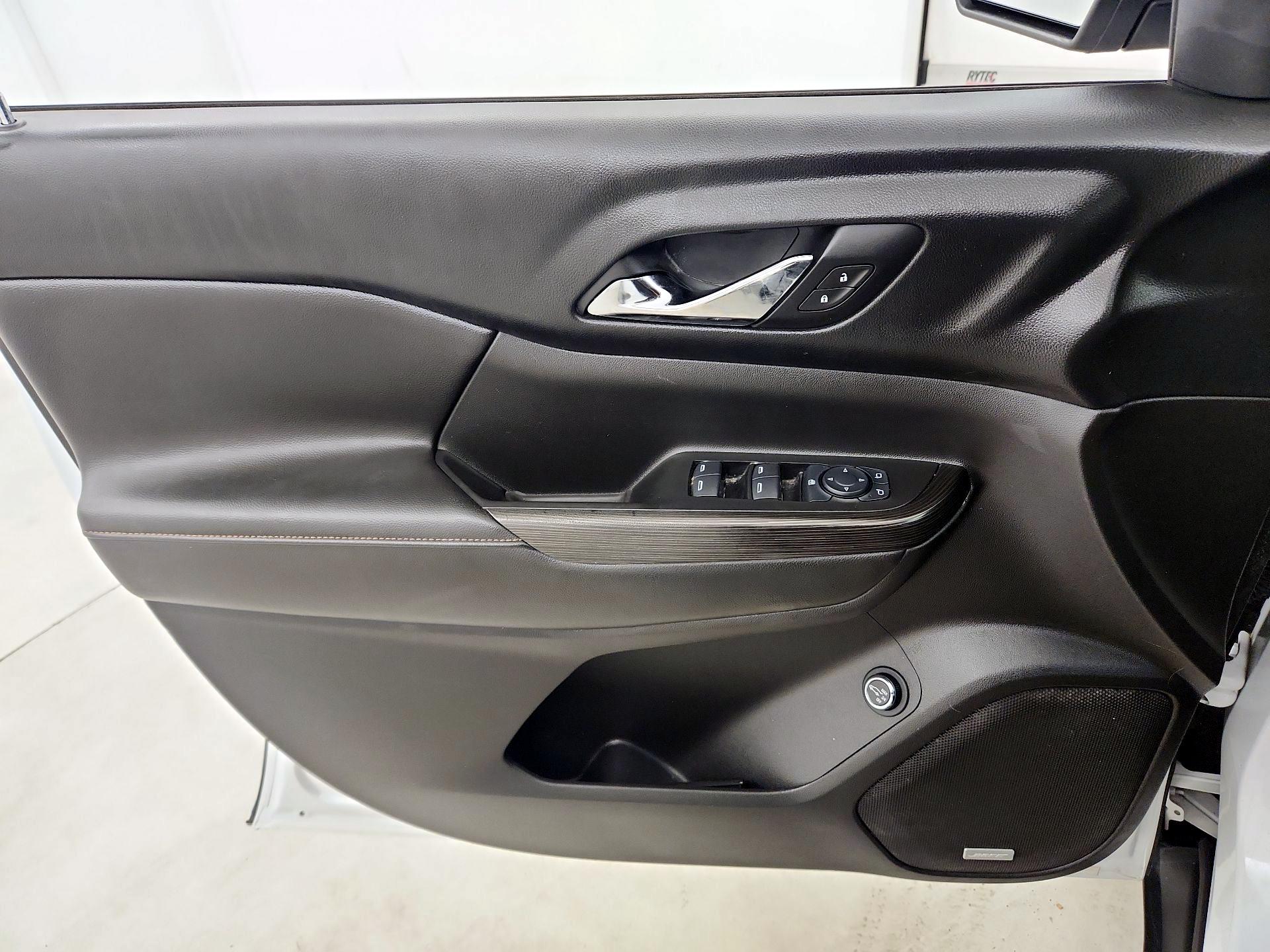 Thumbnail: 2017 GMC Acadia - 12