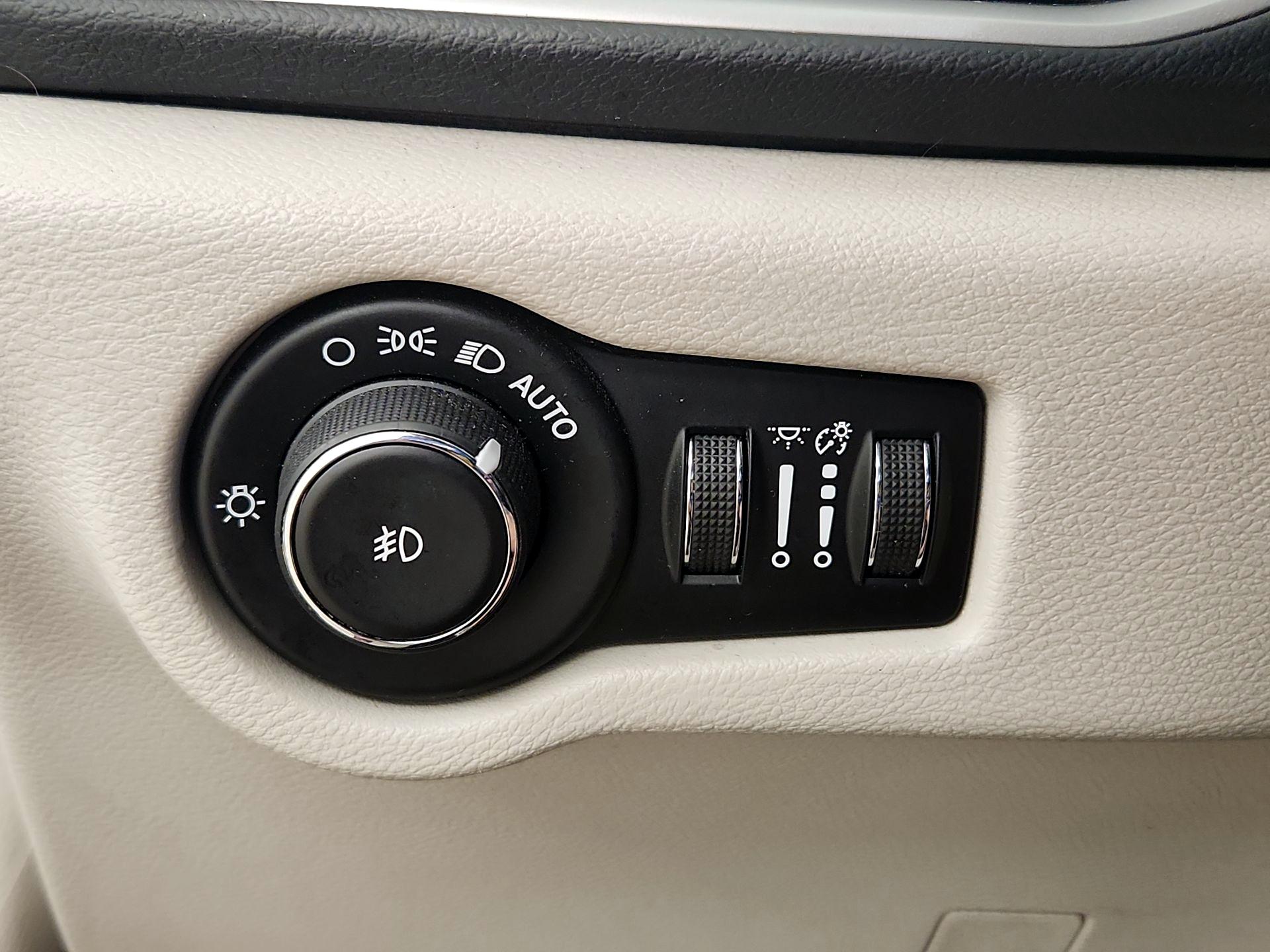 Thumbnail: 2020 Chrysler Pacifica - 13