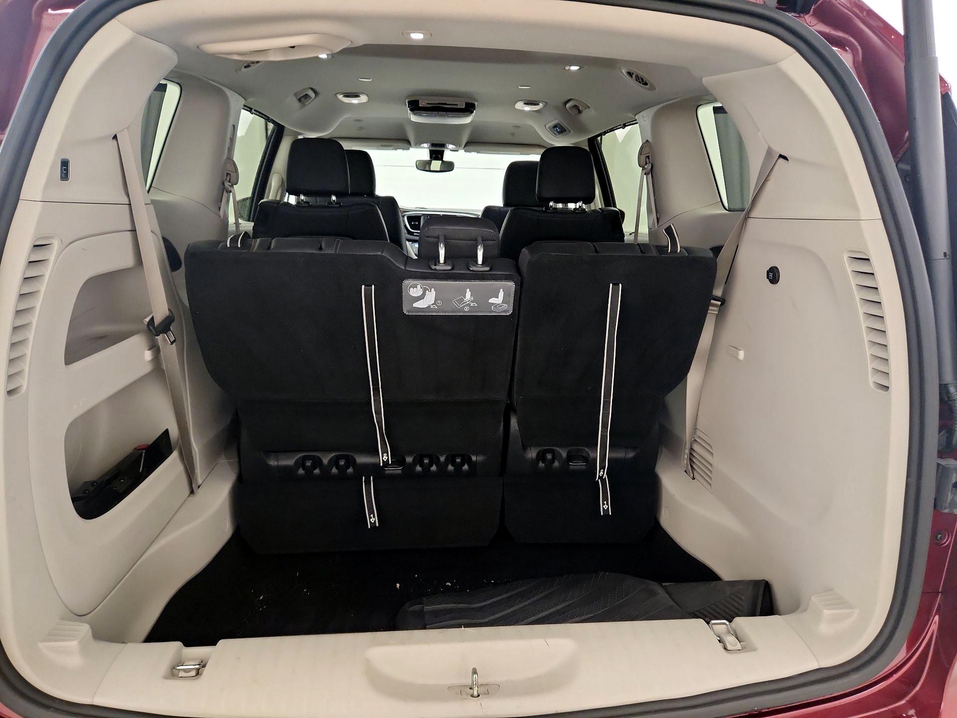 Thumbnail: 2020 Chrysler Pacifica - 20