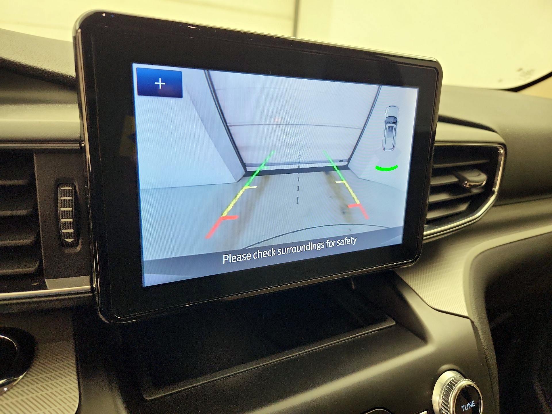 Thumbnail: 2020 Ford Explorer - 14