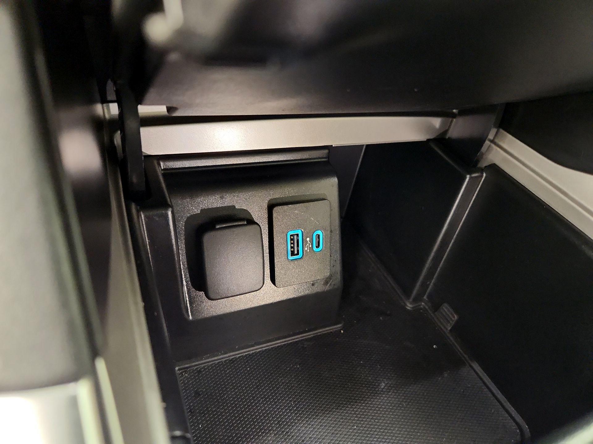 Thumbnail: 2020 Ford Explorer - 18