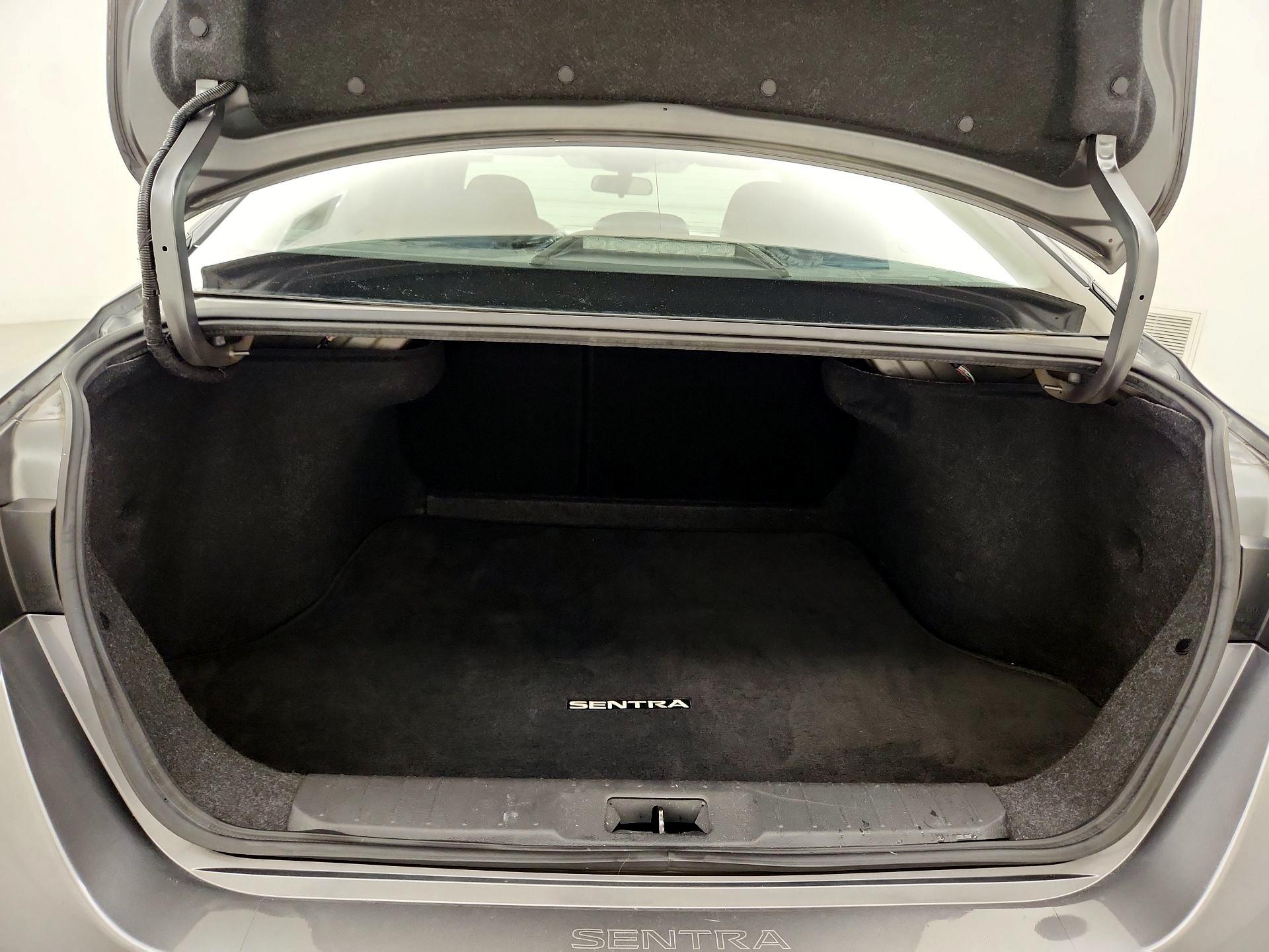 Thumbnail: 2021 Nissan Sentra - 20