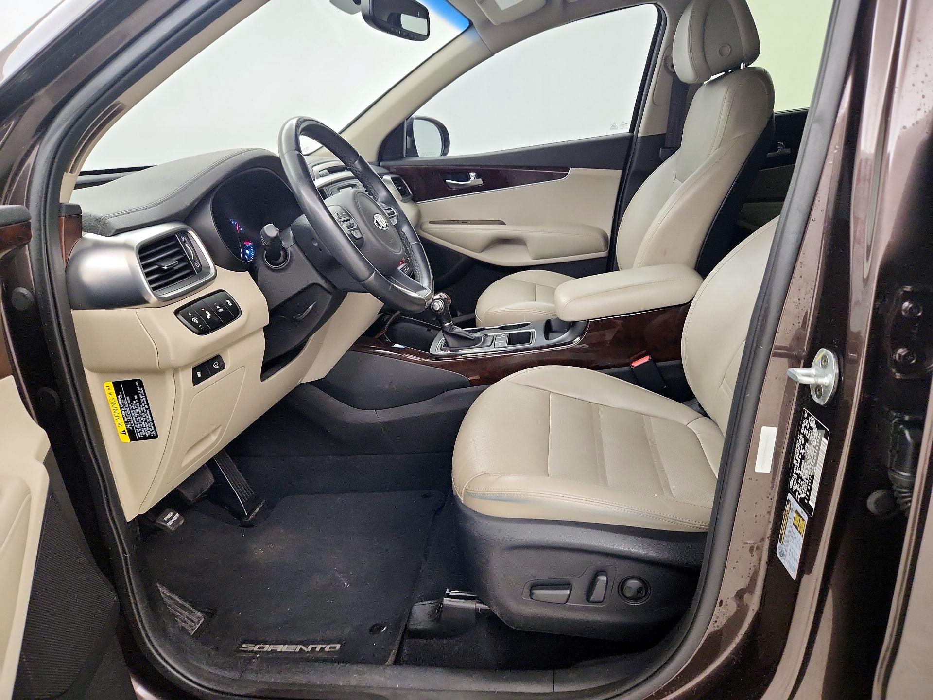 Thumbnail: 2016 Kia Sorento - 11