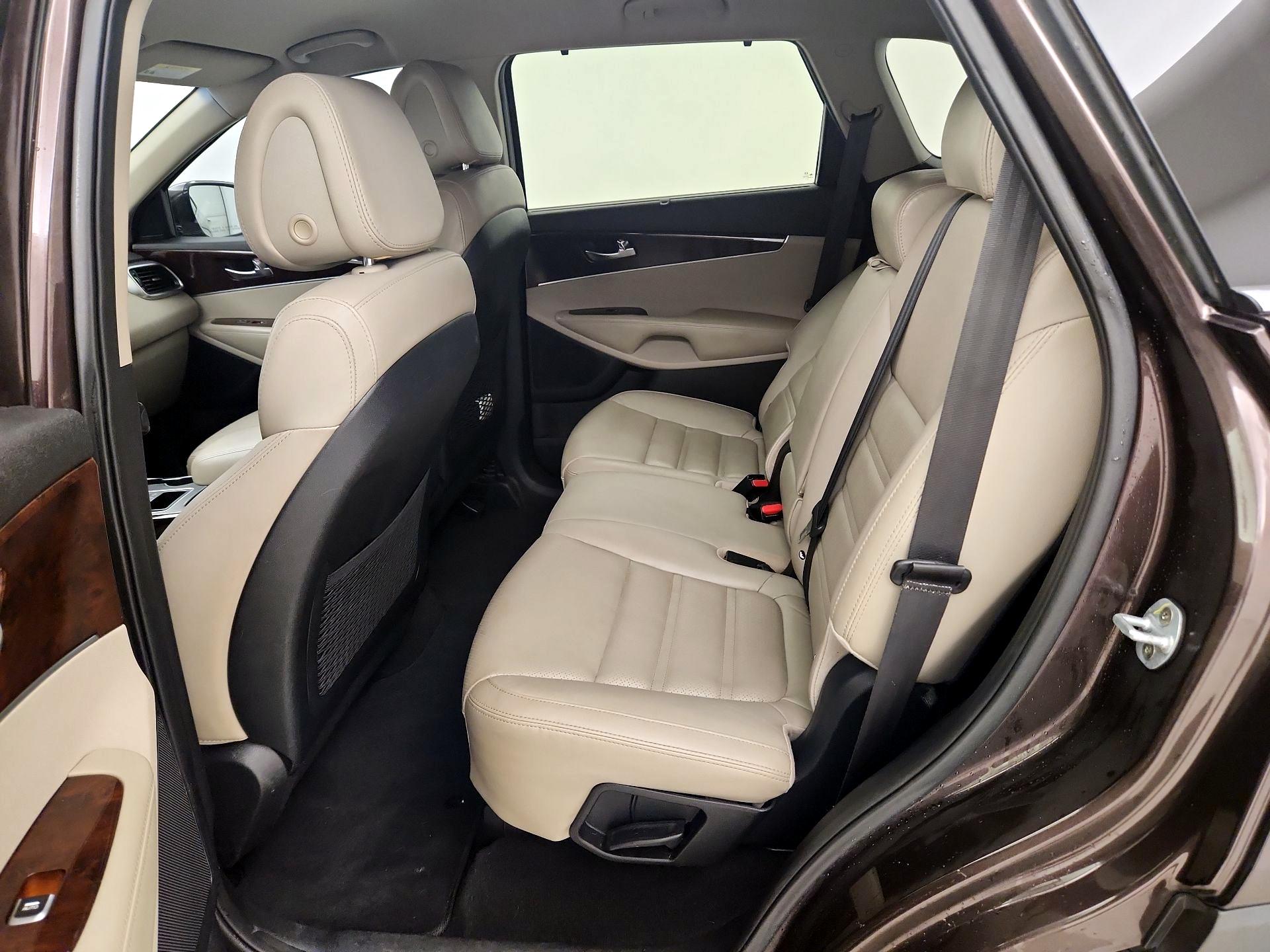 Thumbnail: 2016 Kia Sorento - 19