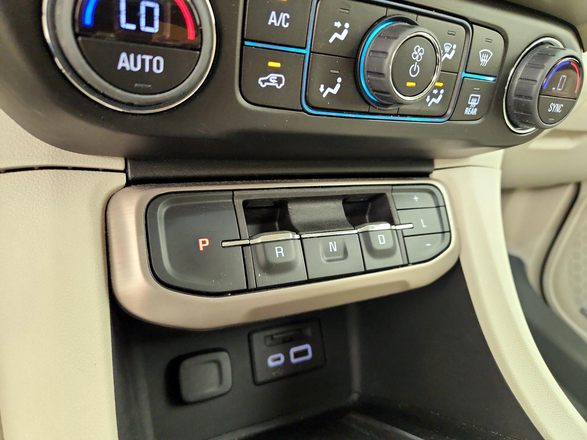 Thumbnail: 2023 GMC Acadia - 18