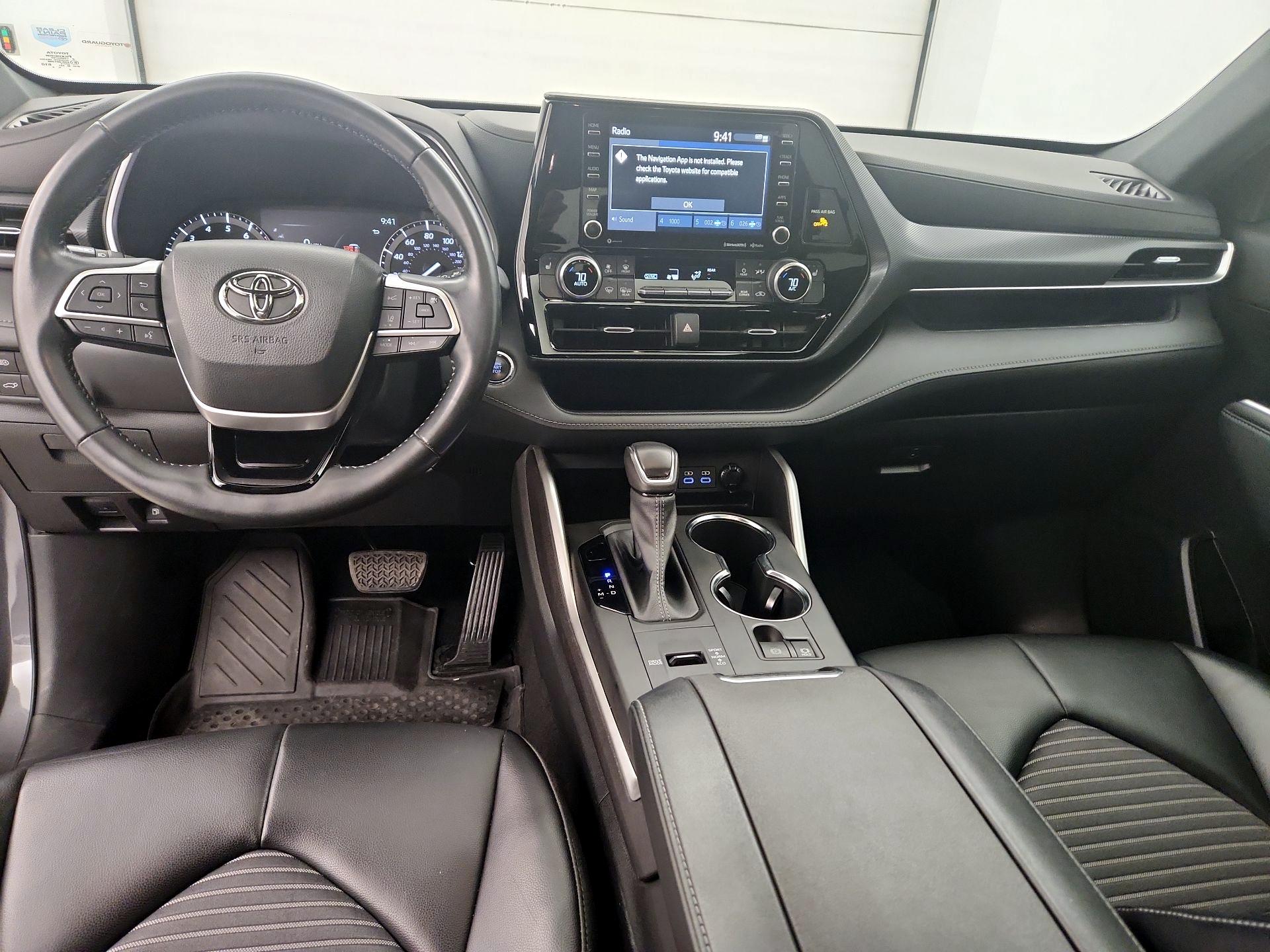 Thumbnail: 2022 Toyota Highlander - 9