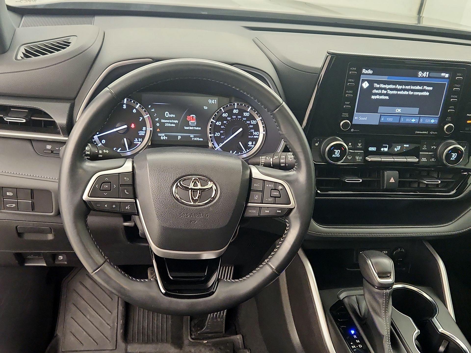 Thumbnail: 2022 Toyota Highlander - 10