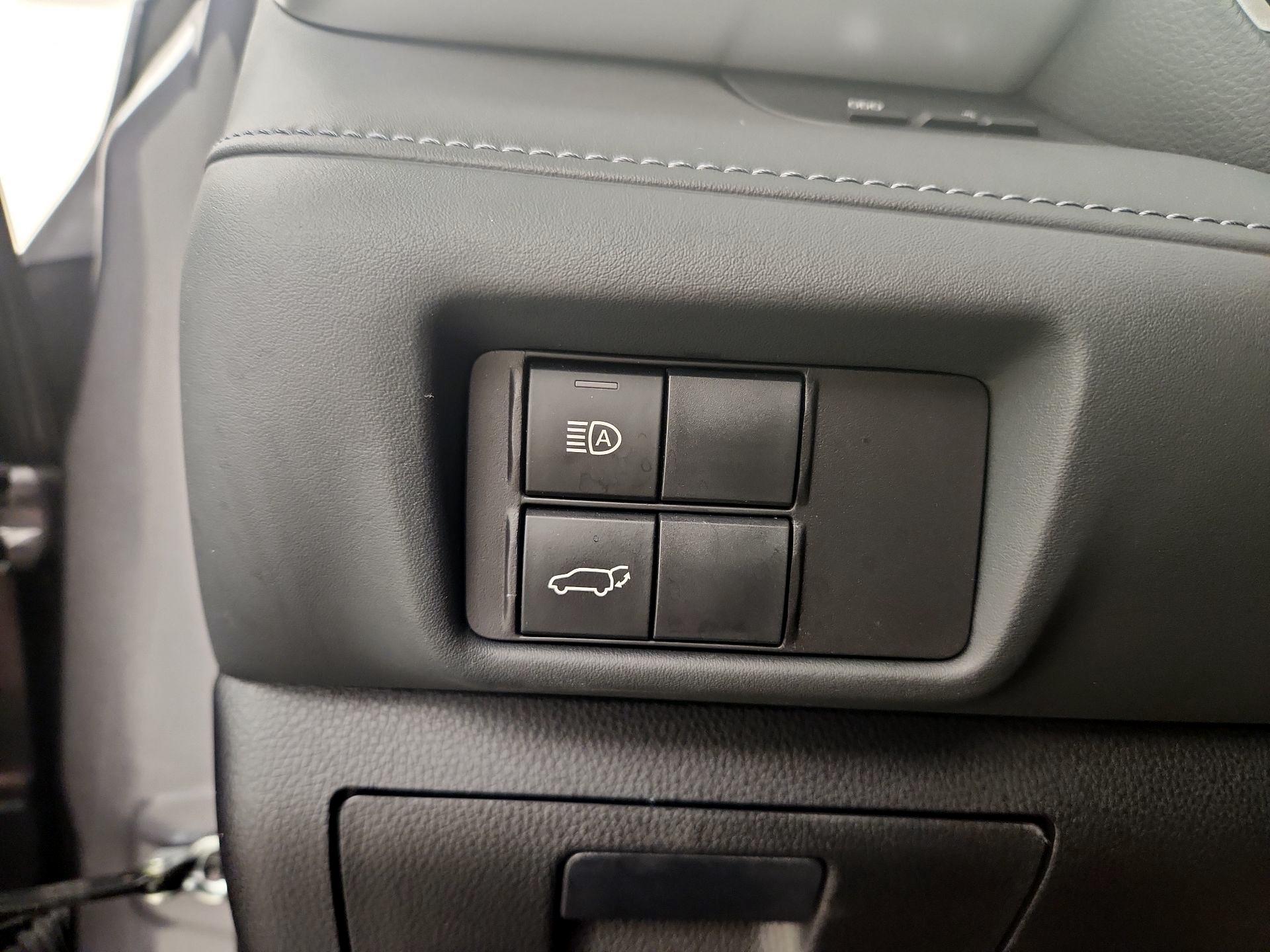 Thumbnail: 2022 Toyota Highlander - 13