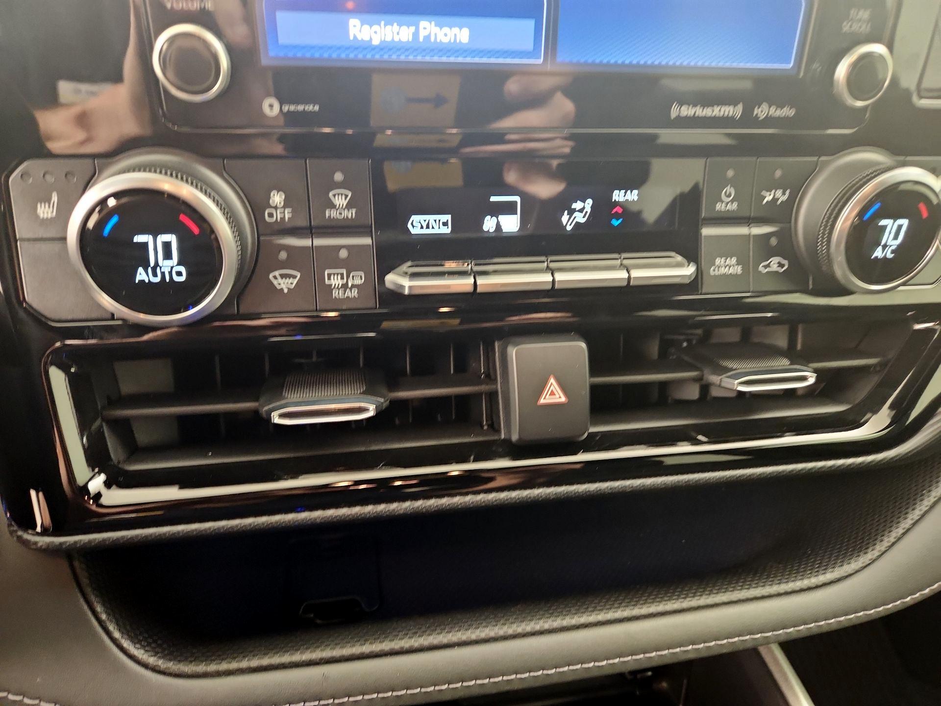 Thumbnail: 2022 Toyota Highlander - 16