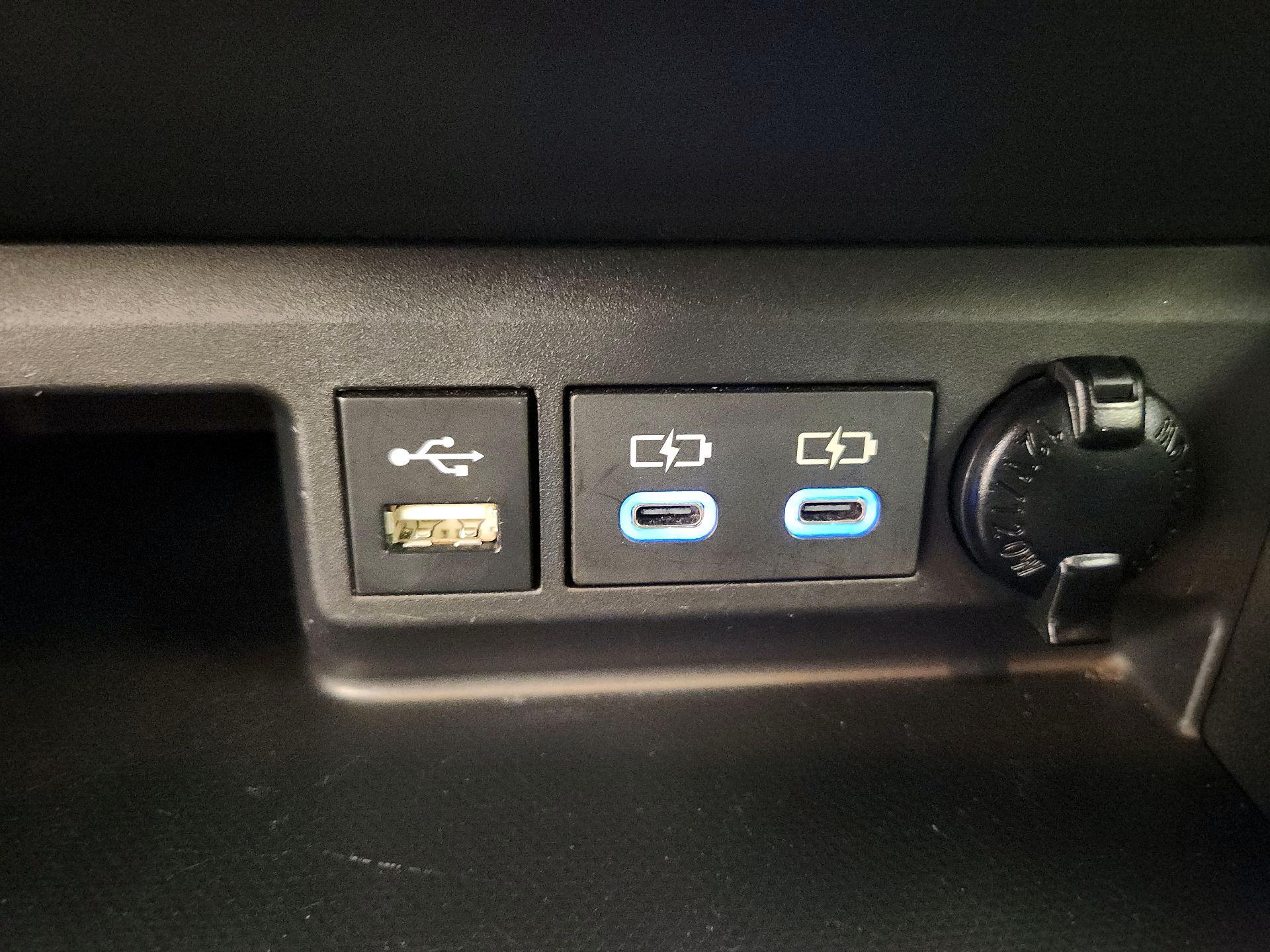 Thumbnail: 2022 Toyota Highlander - 18