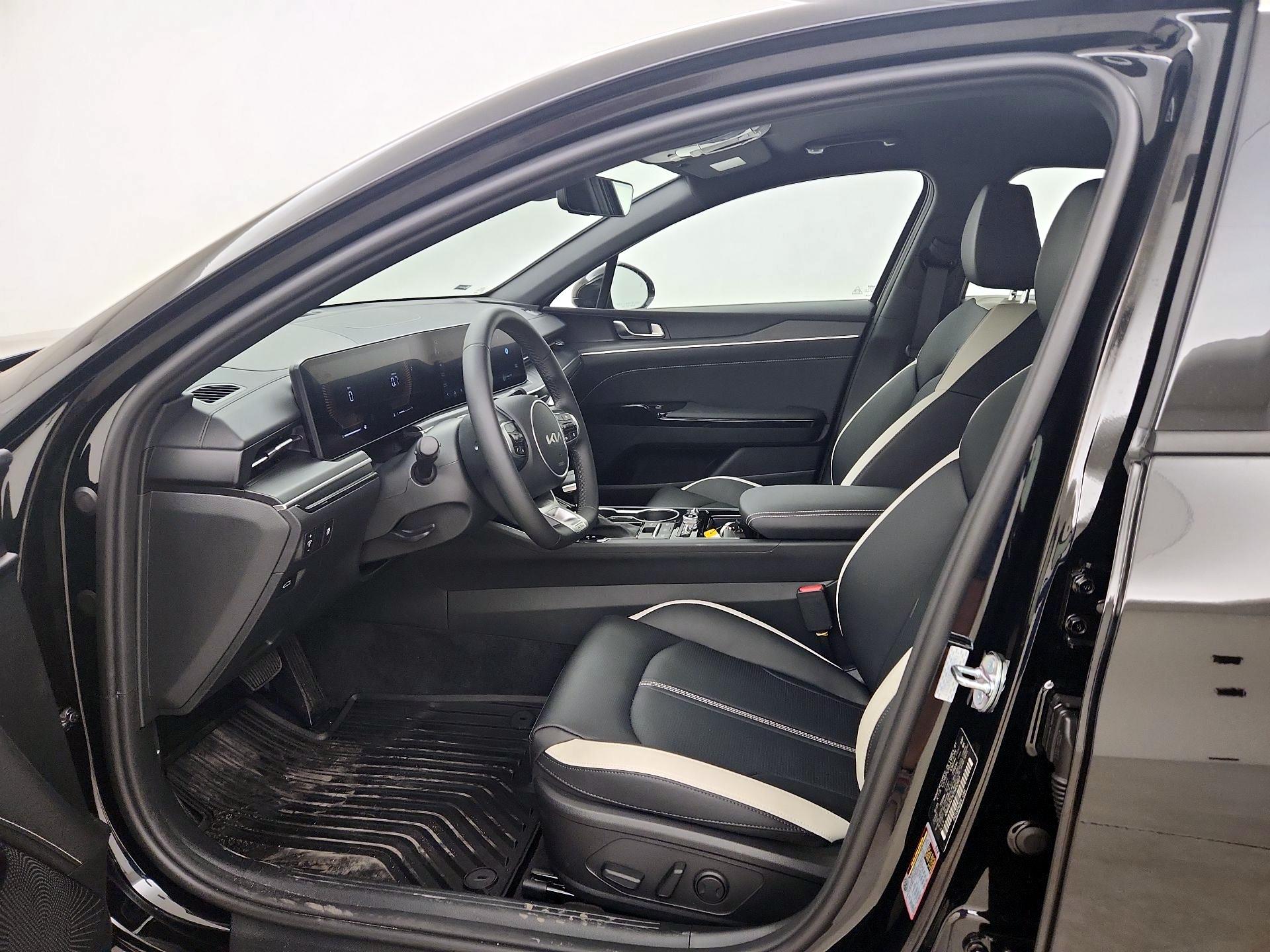 Thumbnail: 2026 Kia K5 - 11