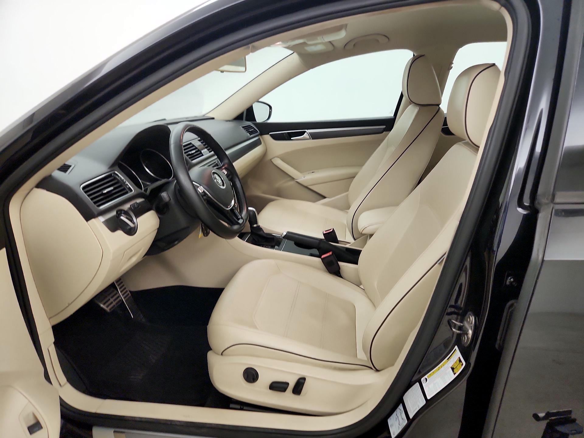 Thumbnail: 2018 Volkswagen Passat - 11