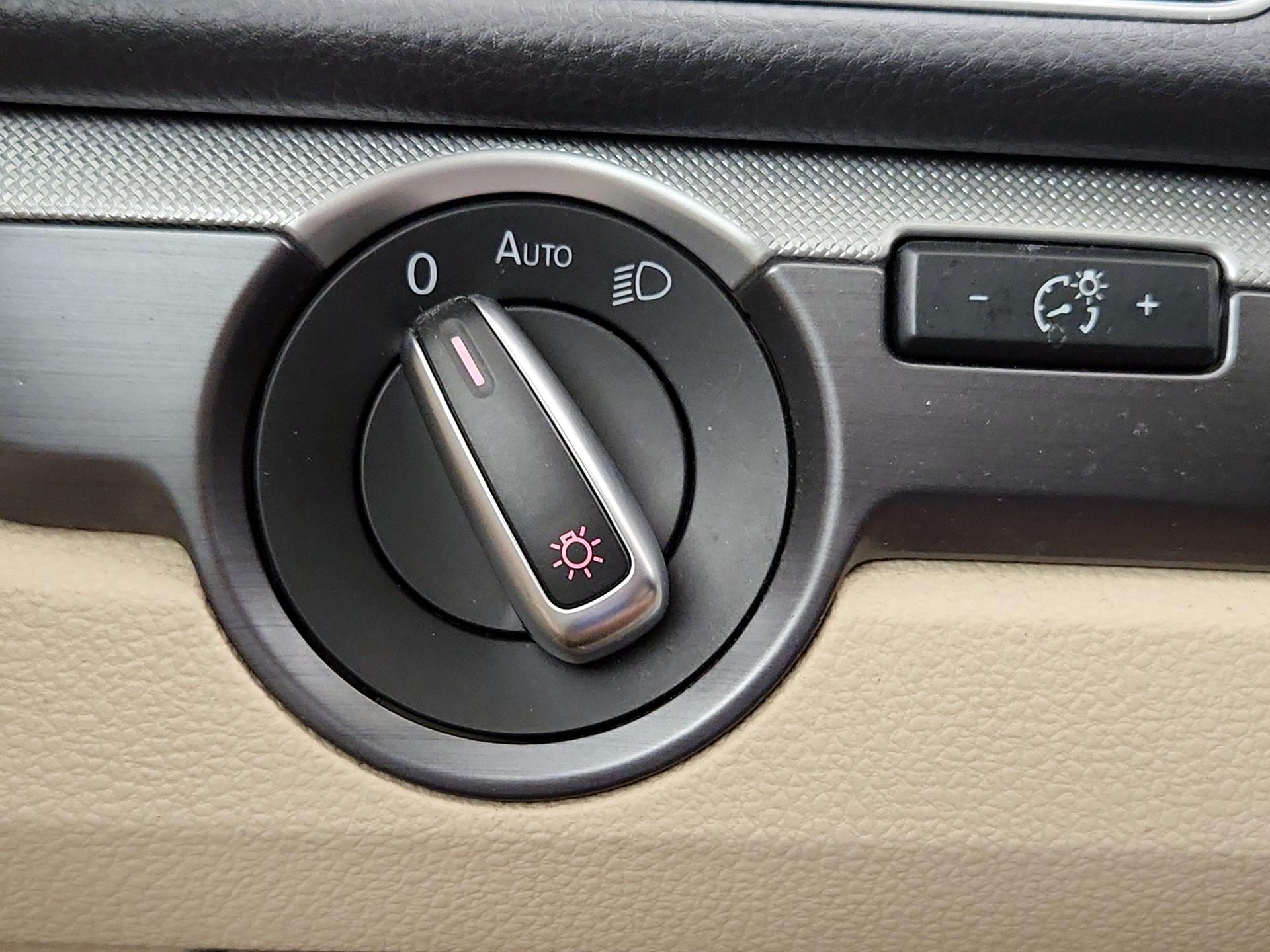 Thumbnail: 2018 Volkswagen Passat - 13