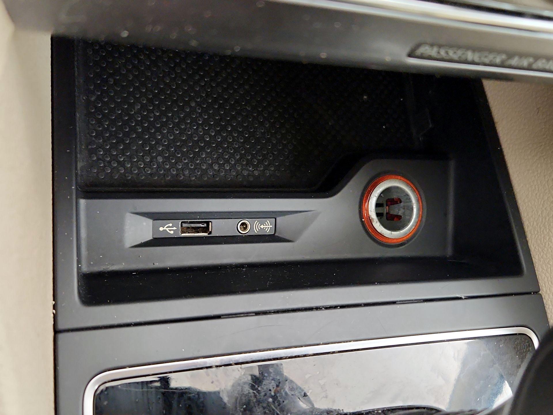 Thumbnail: 2018 Volkswagen Passat - 18