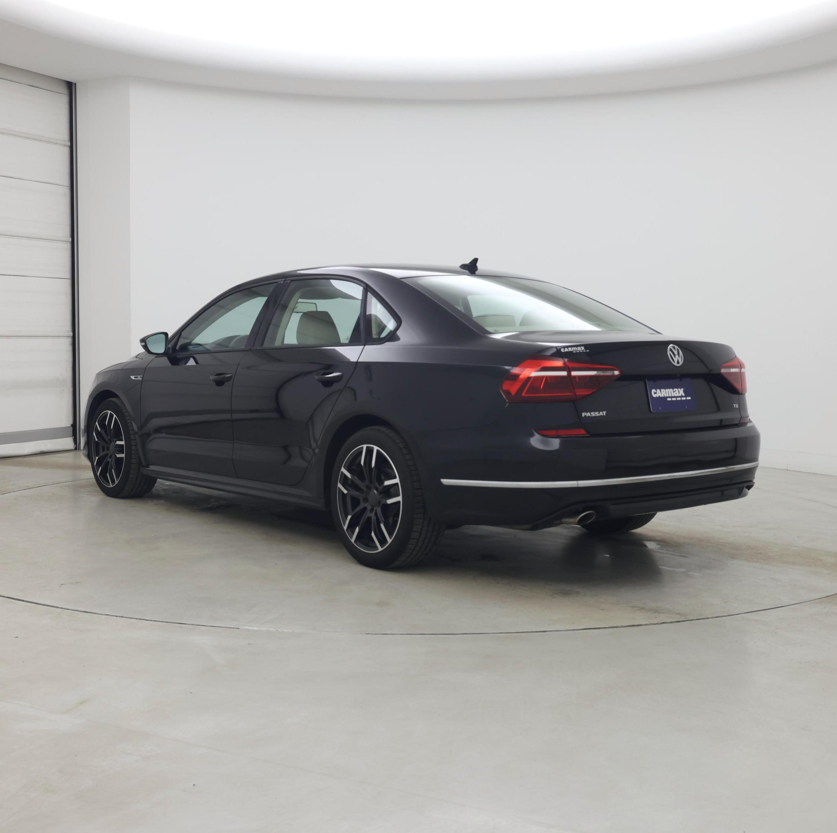 Thumbnail: 2018 Volkswagen Passat - 2