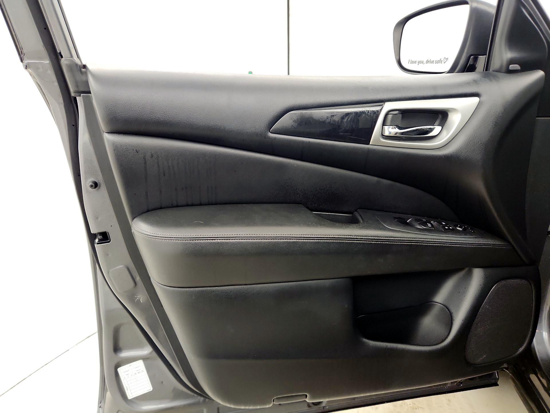 Thumbnail: 2019 Nissan Pathfinder - 12