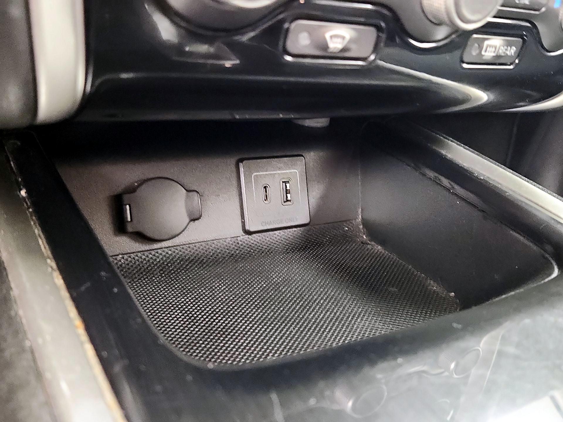 Thumbnail: 2019 Nissan Pathfinder - 18