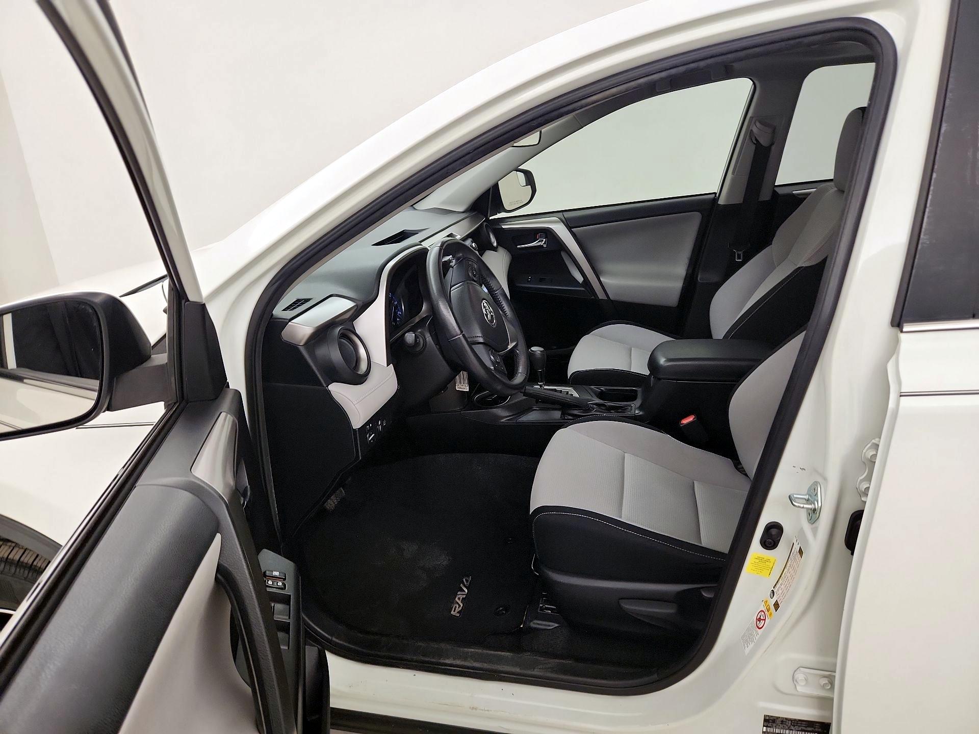 Thumbnail: 2017 Toyota RAV4 - 11