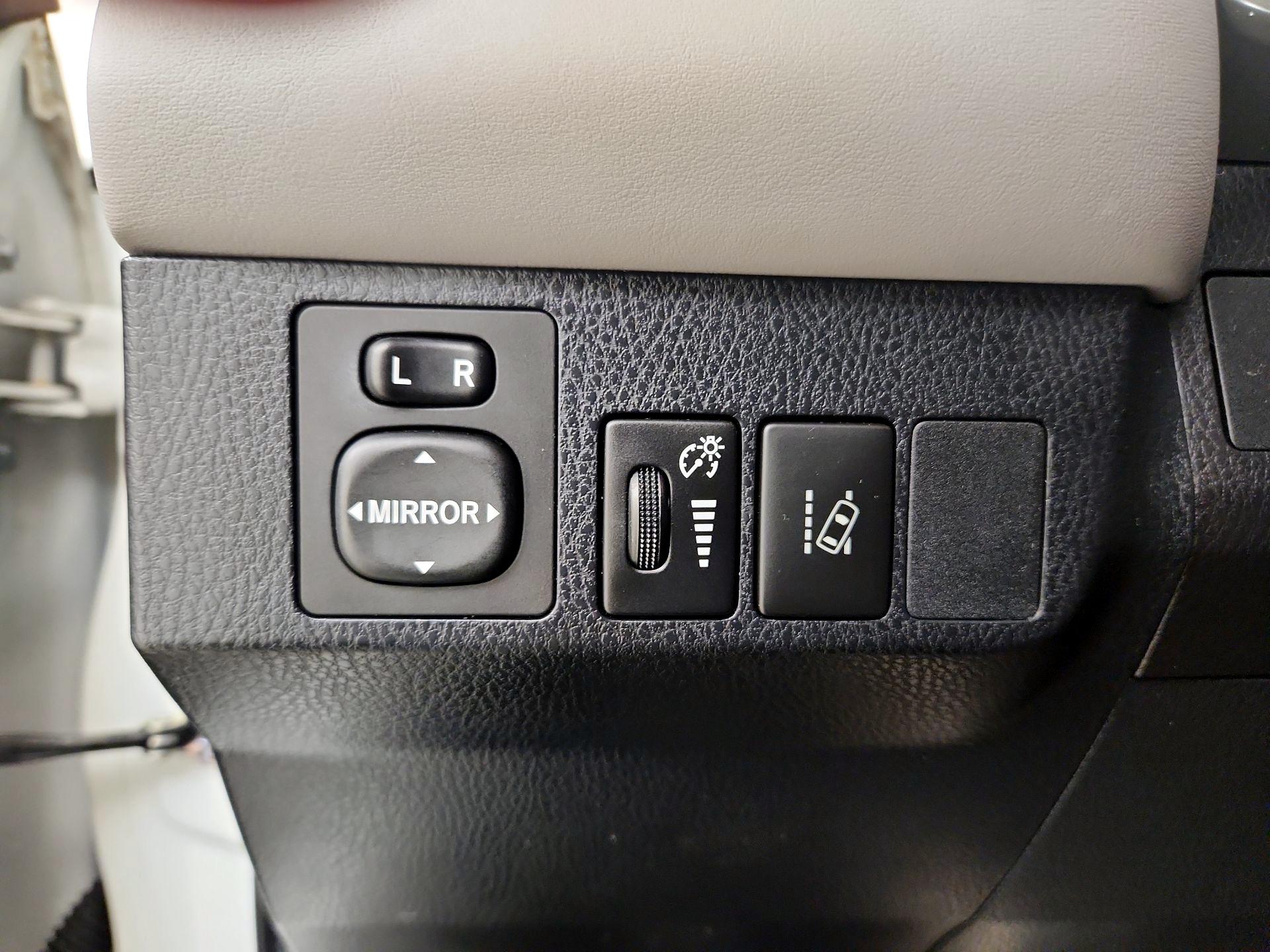 Thumbnail: 2017 Toyota RAV4 - 13