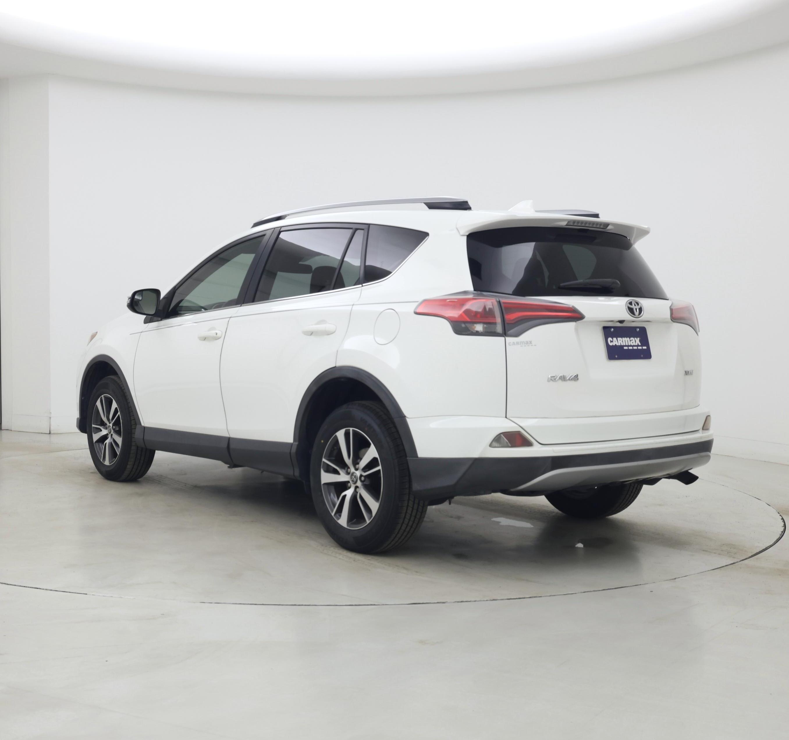 Thumbnail: 2017 Toyota RAV4 - 2
