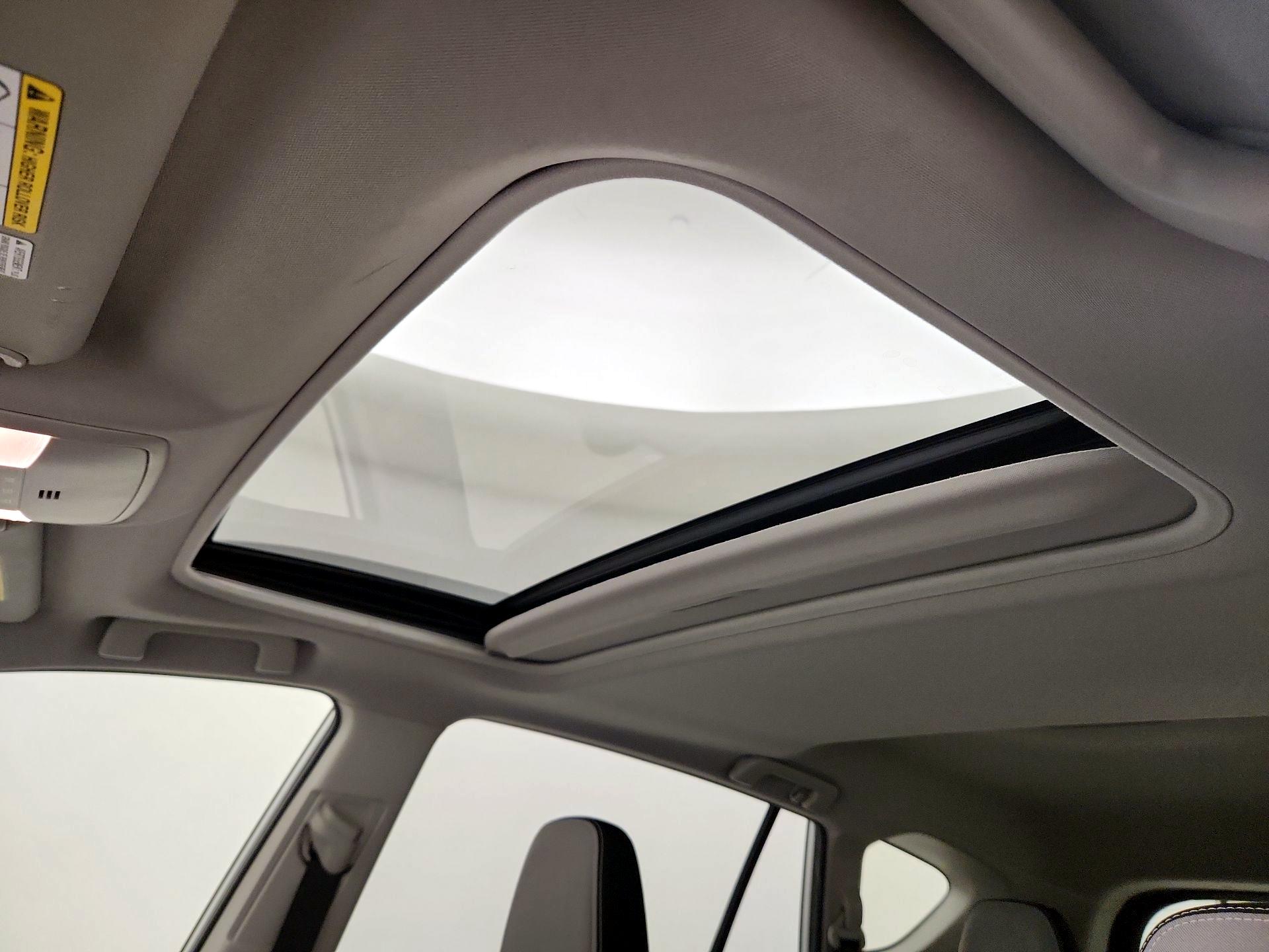 Thumbnail: 2017 Toyota RAV4 - 19