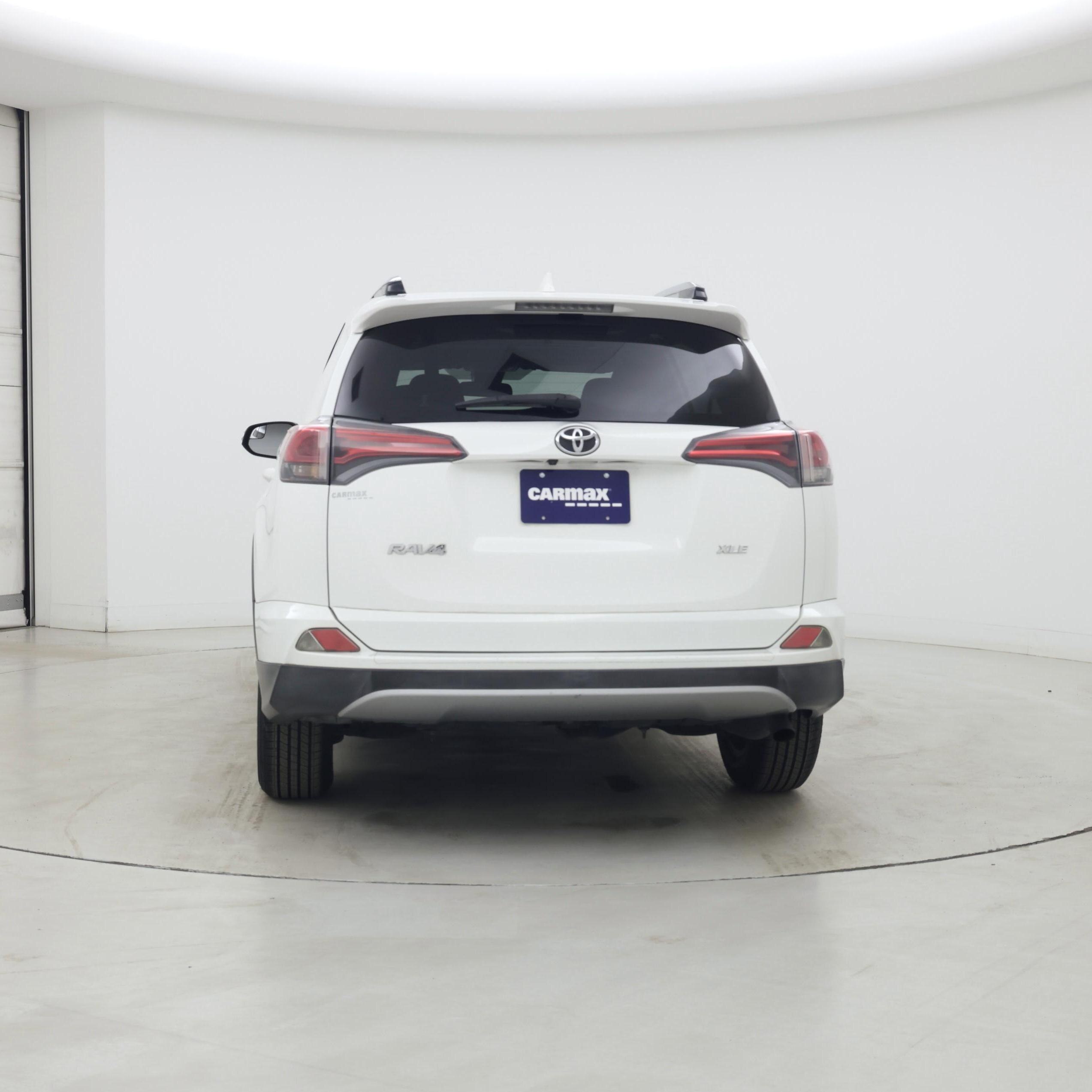 Thumbnail: 2017 Toyota RAV4 - 6