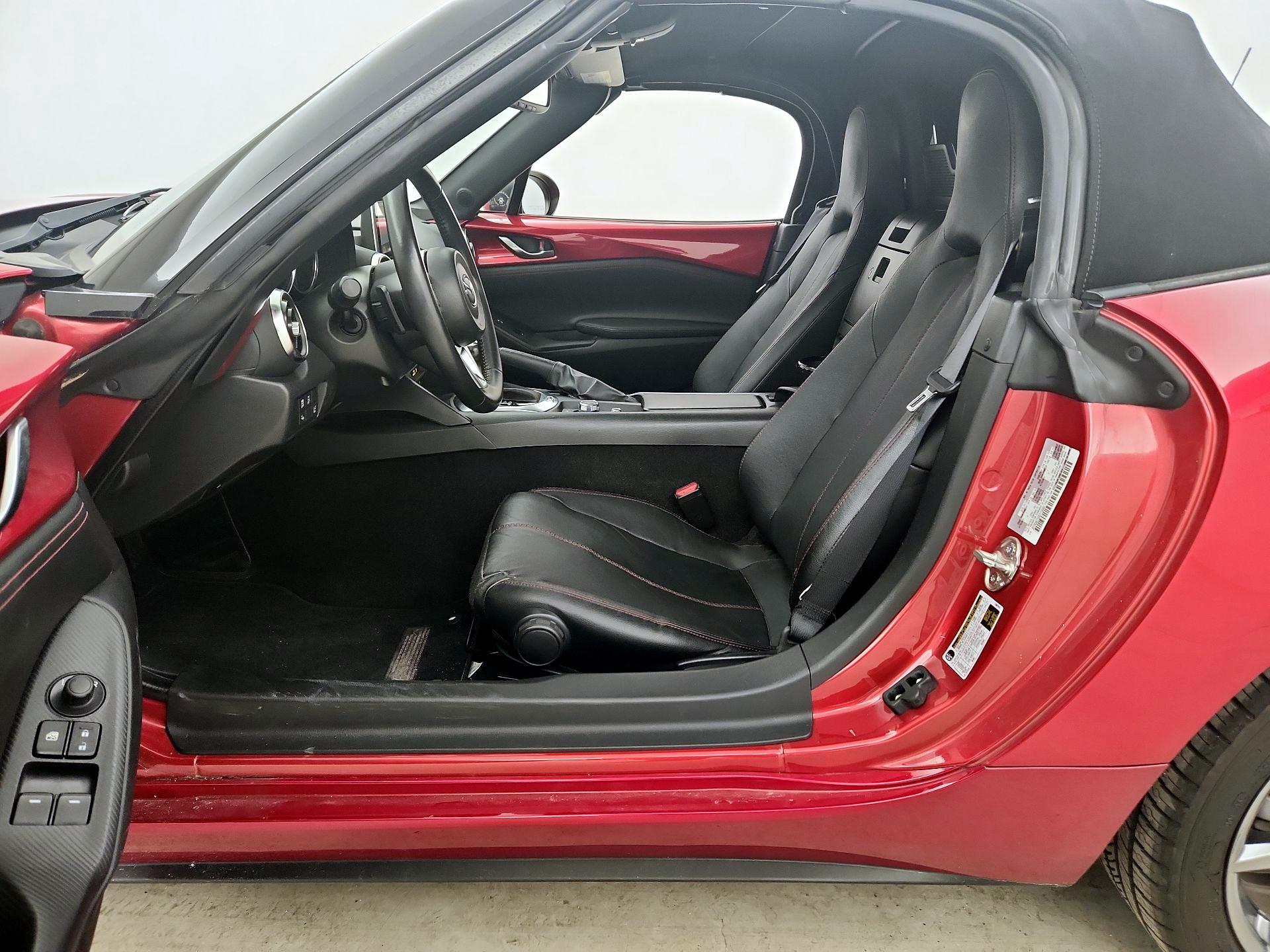 Thumbnail: 2016 Mazda MX-5 Miata - 11