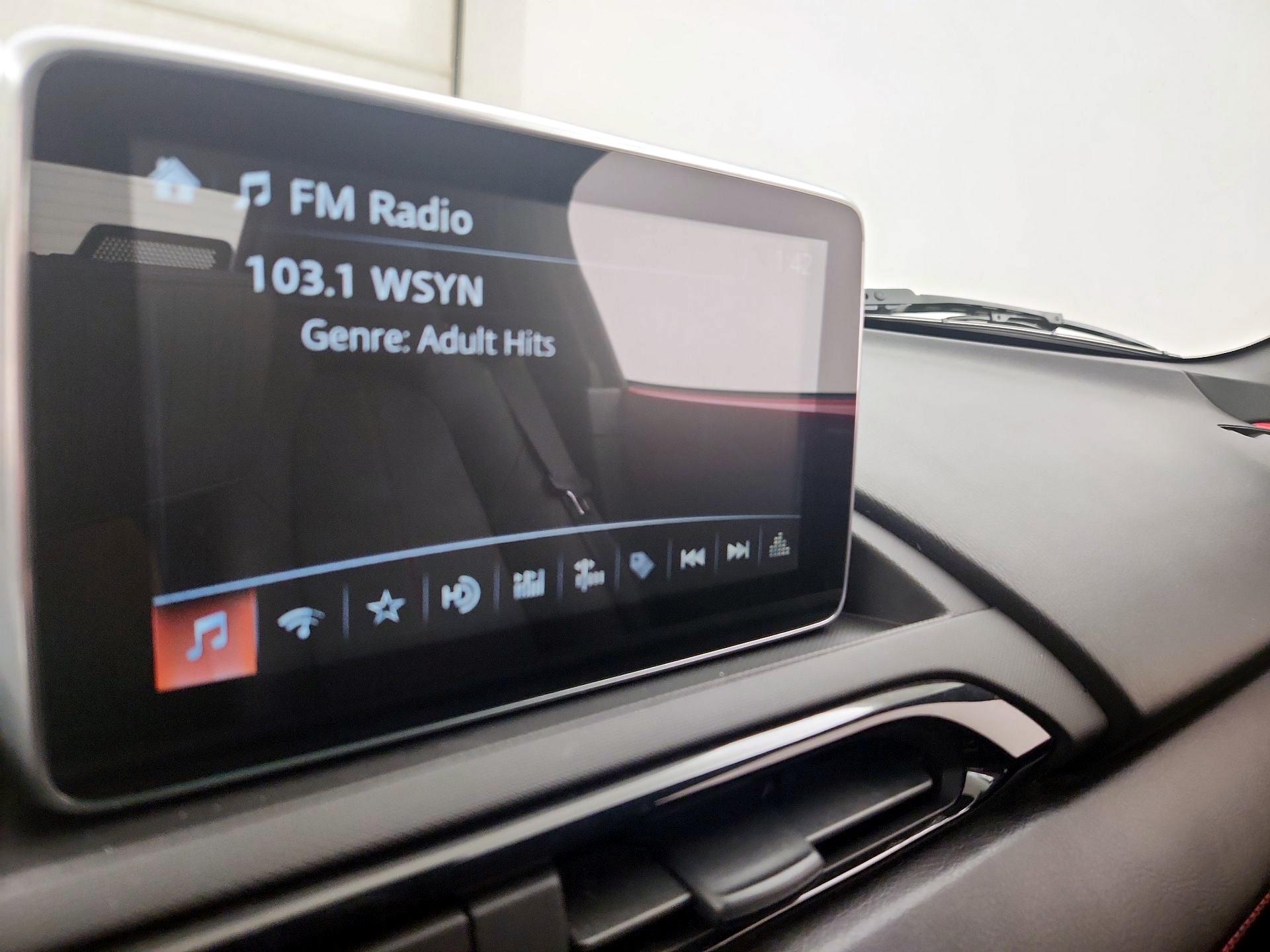 Thumbnail: 2016 Mazda MX-5 Miata - 16