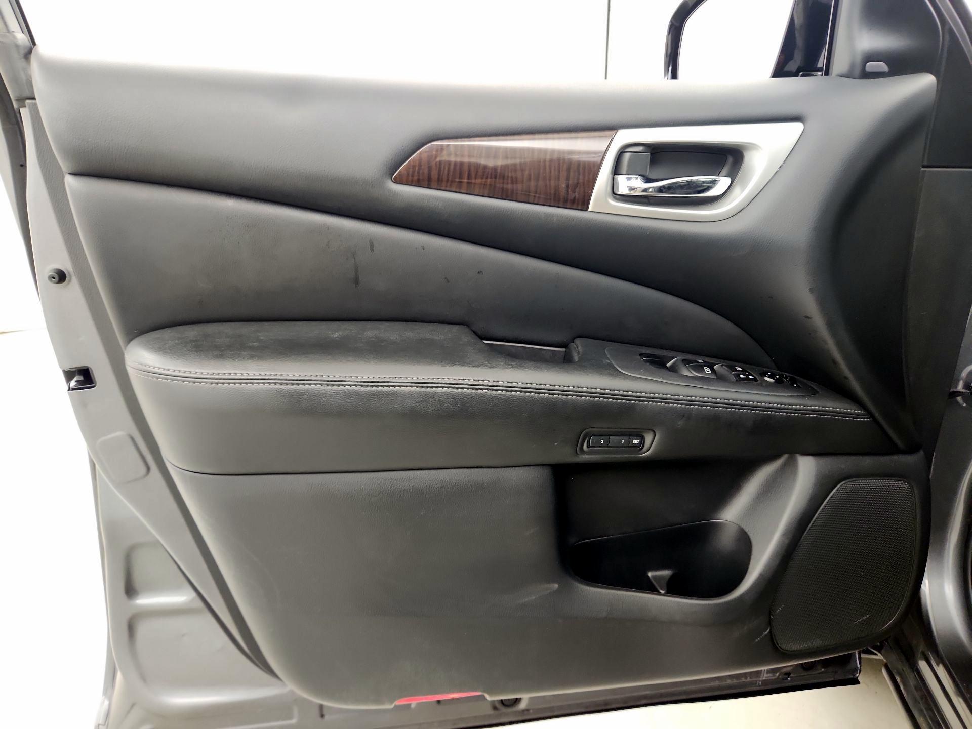 Thumbnail: 2016 Nissan Pathfinder - 12