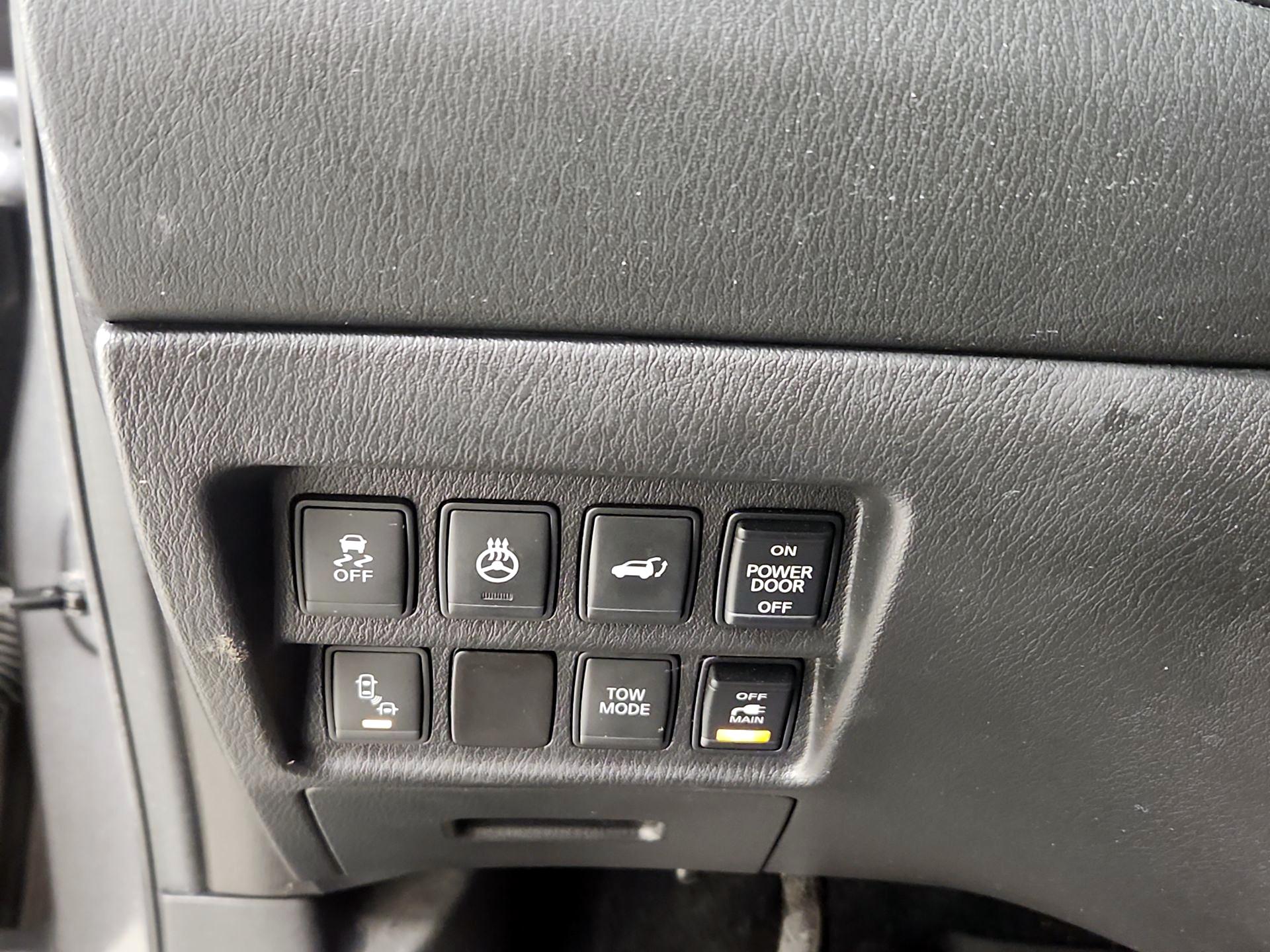 Thumbnail: 2016 Nissan Pathfinder - 13