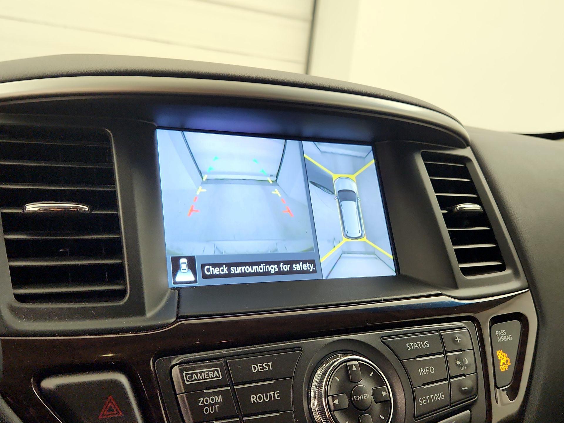 Thumbnail: 2016 Nissan Pathfinder - 15