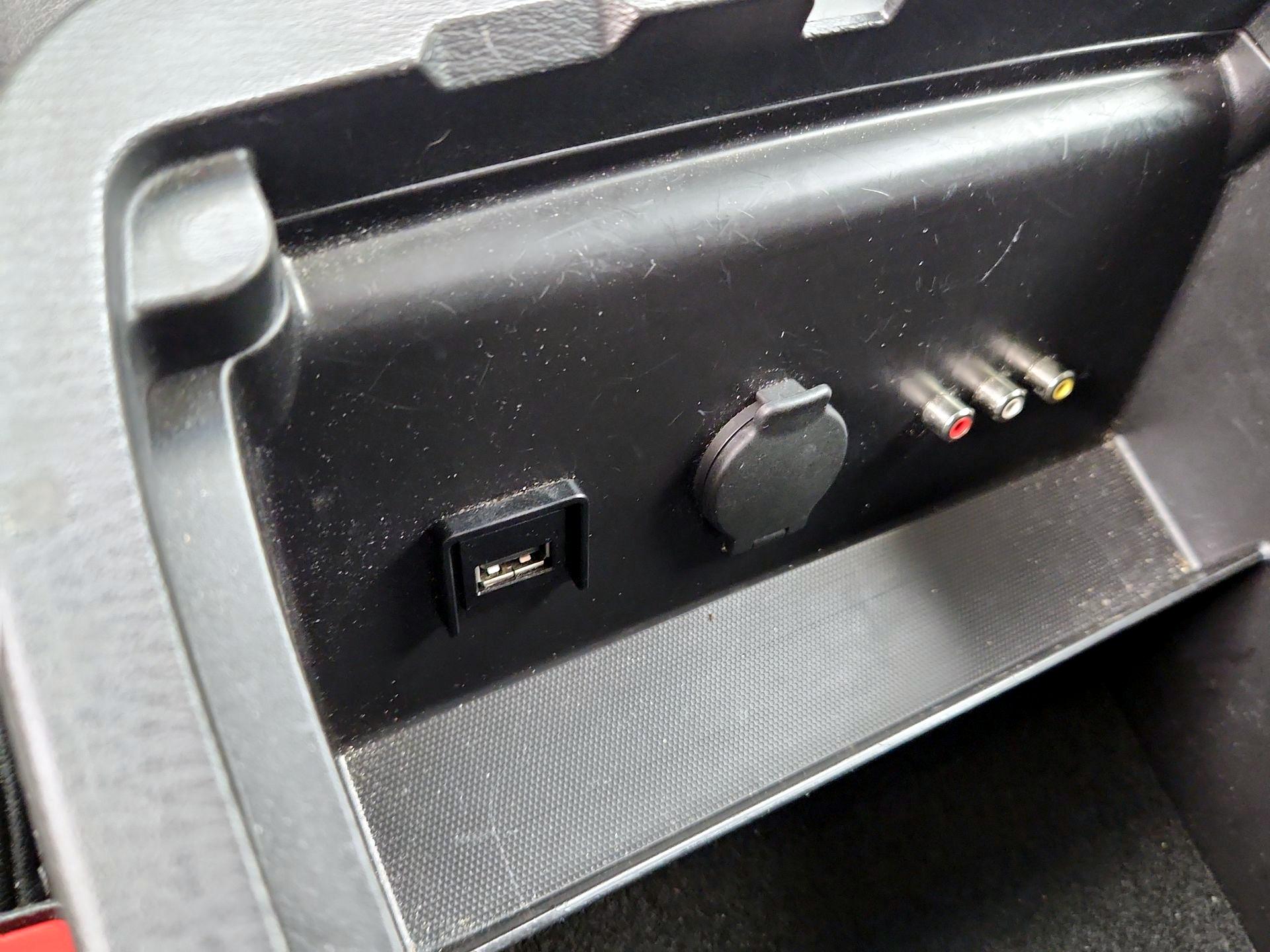 Thumbnail: 2016 Nissan Pathfinder - 19