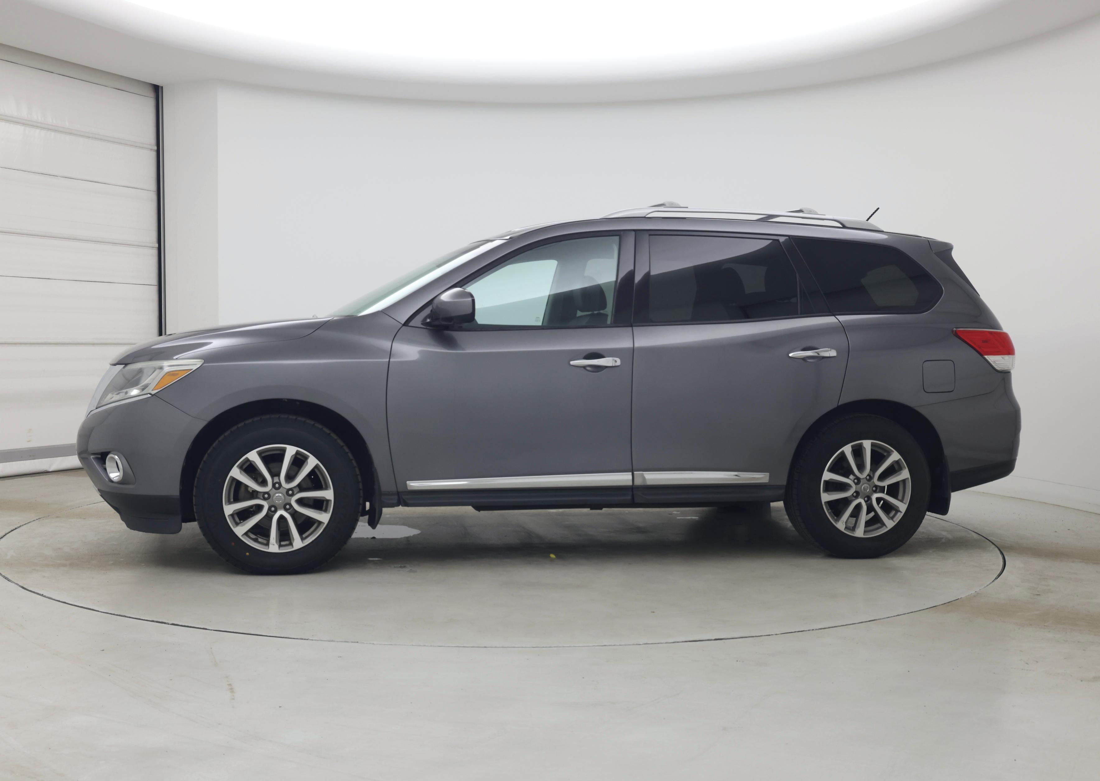 Thumbnail: 2016 Nissan Pathfinder - 3