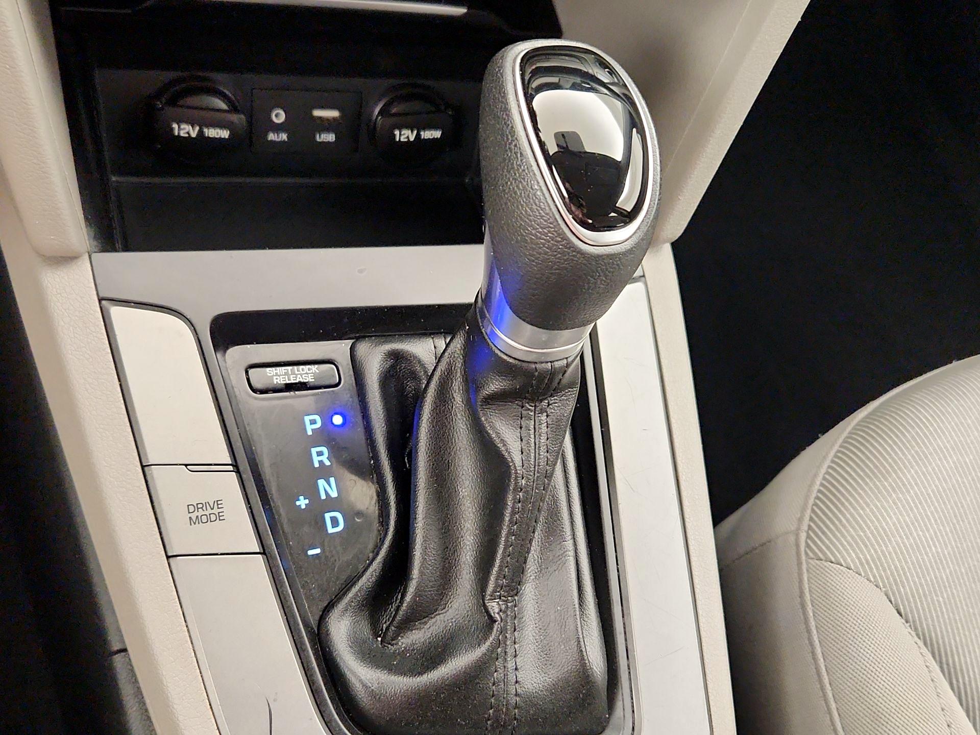 Thumbnail: 2018 Hyundai Elantra - 15