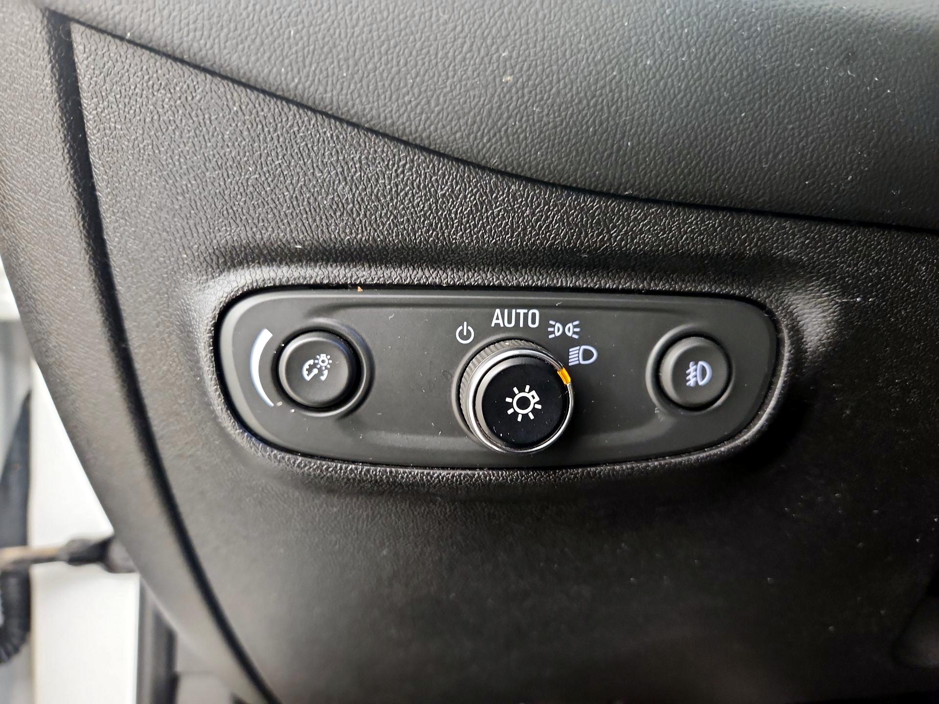 Thumbnail: 2018 Chevrolet Equinox - 13