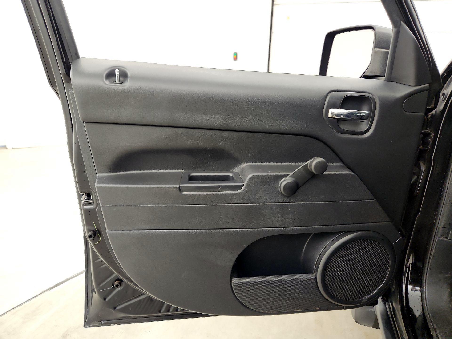 Thumbnail: 2016 Jeep Patriot - 10