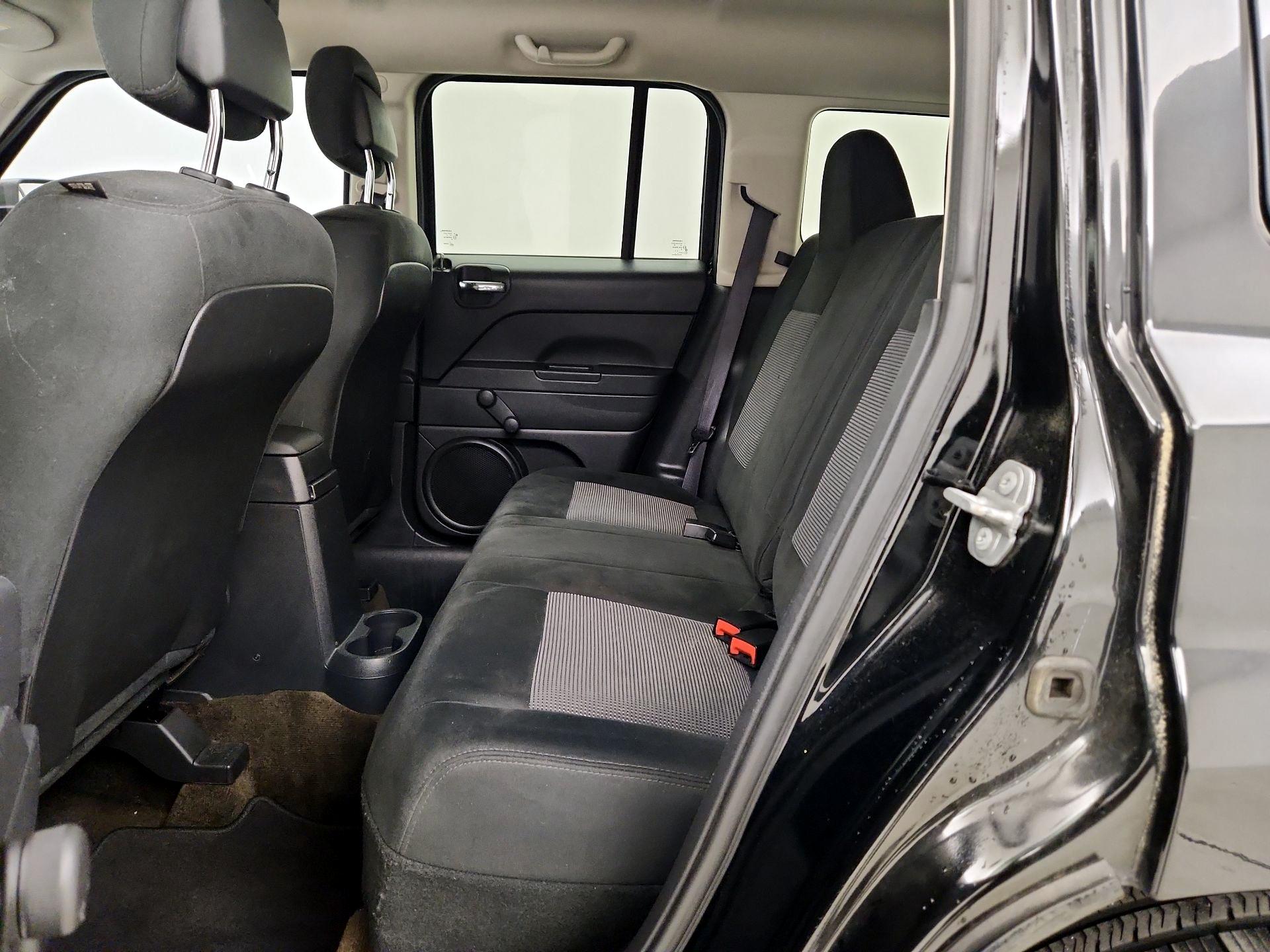 Thumbnail: 2016 Jeep Patriot - 14